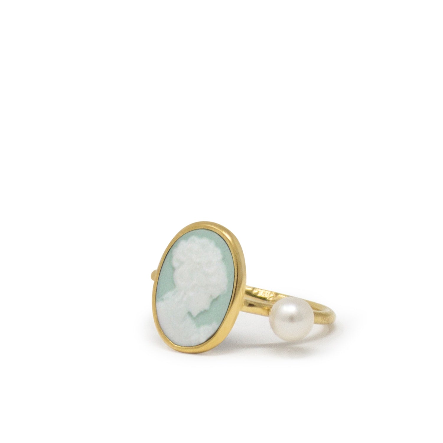 Gold-Plated Green Mini Cameo Ring With A Pearl