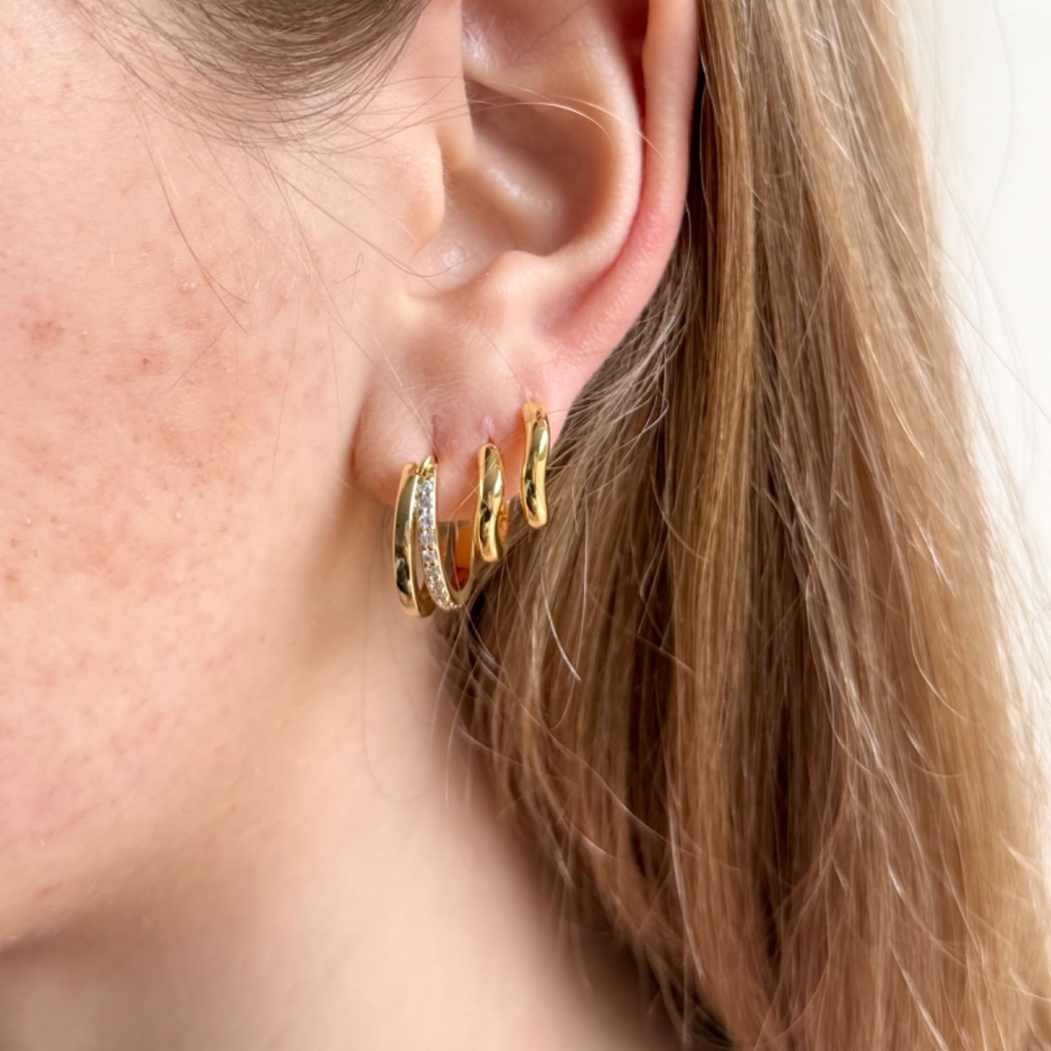 Gold Slim Wave Huggies Earrings