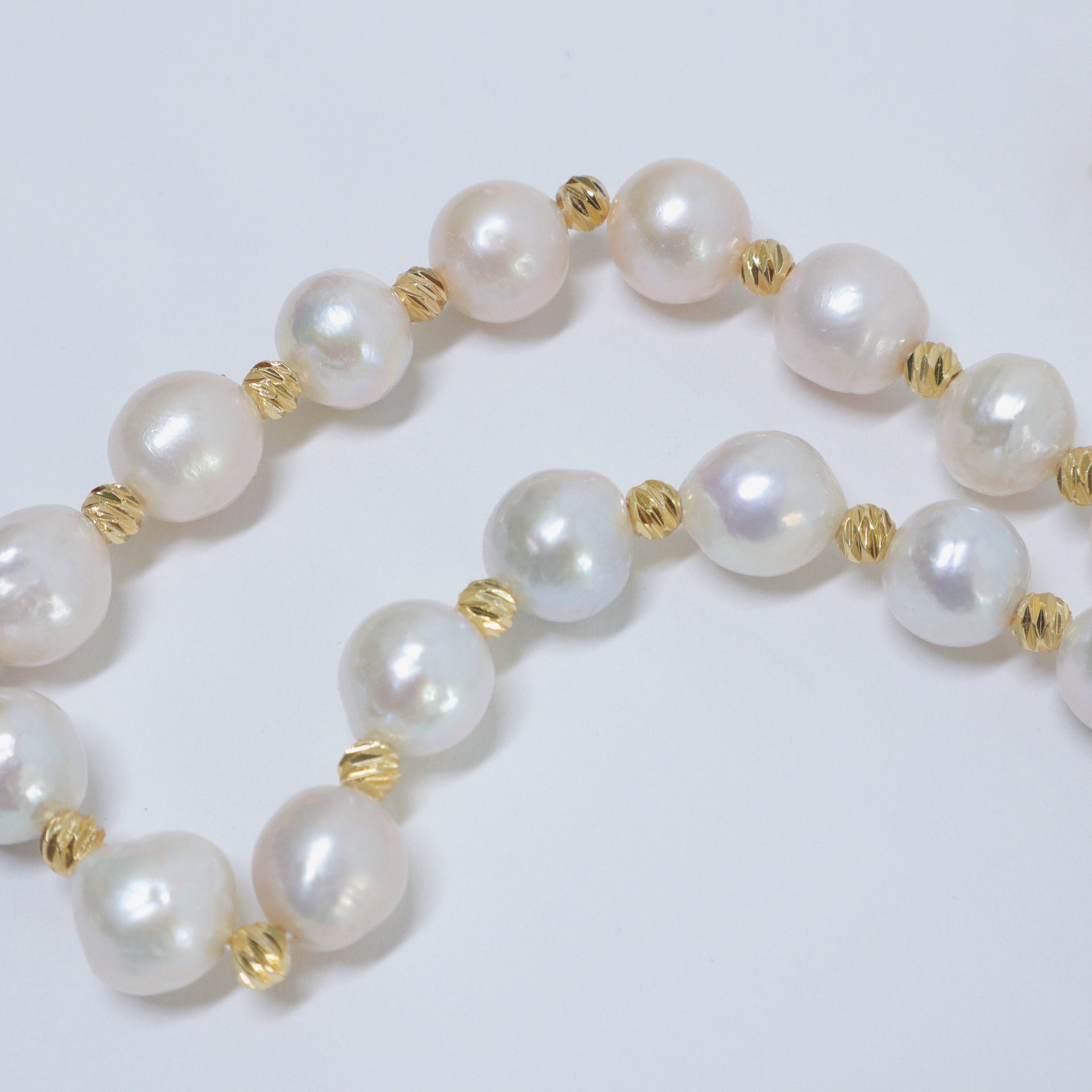 Golden Classic Tenmm Pearl Necklace