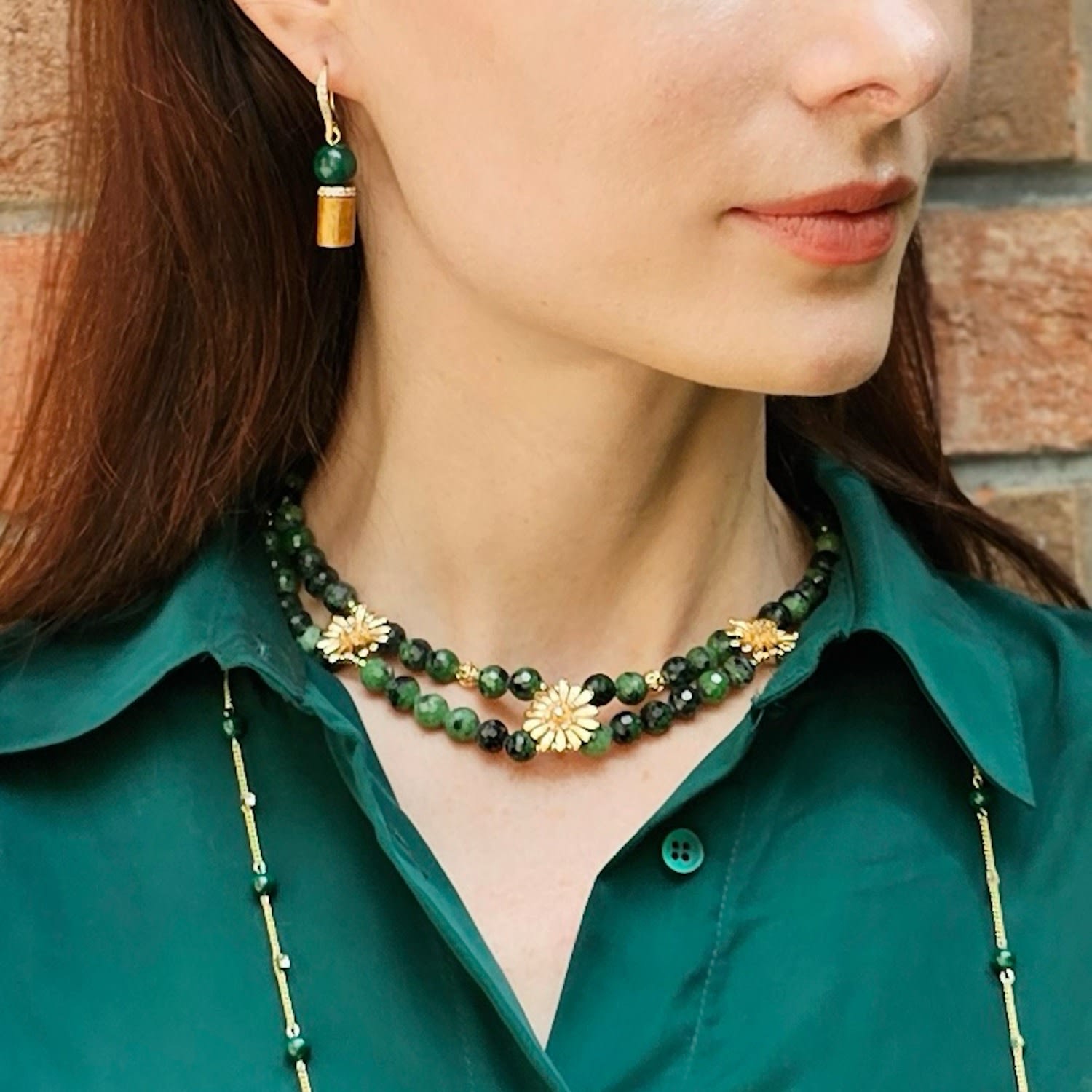 Green Gemstone With Daisy Flower Statement Necklace