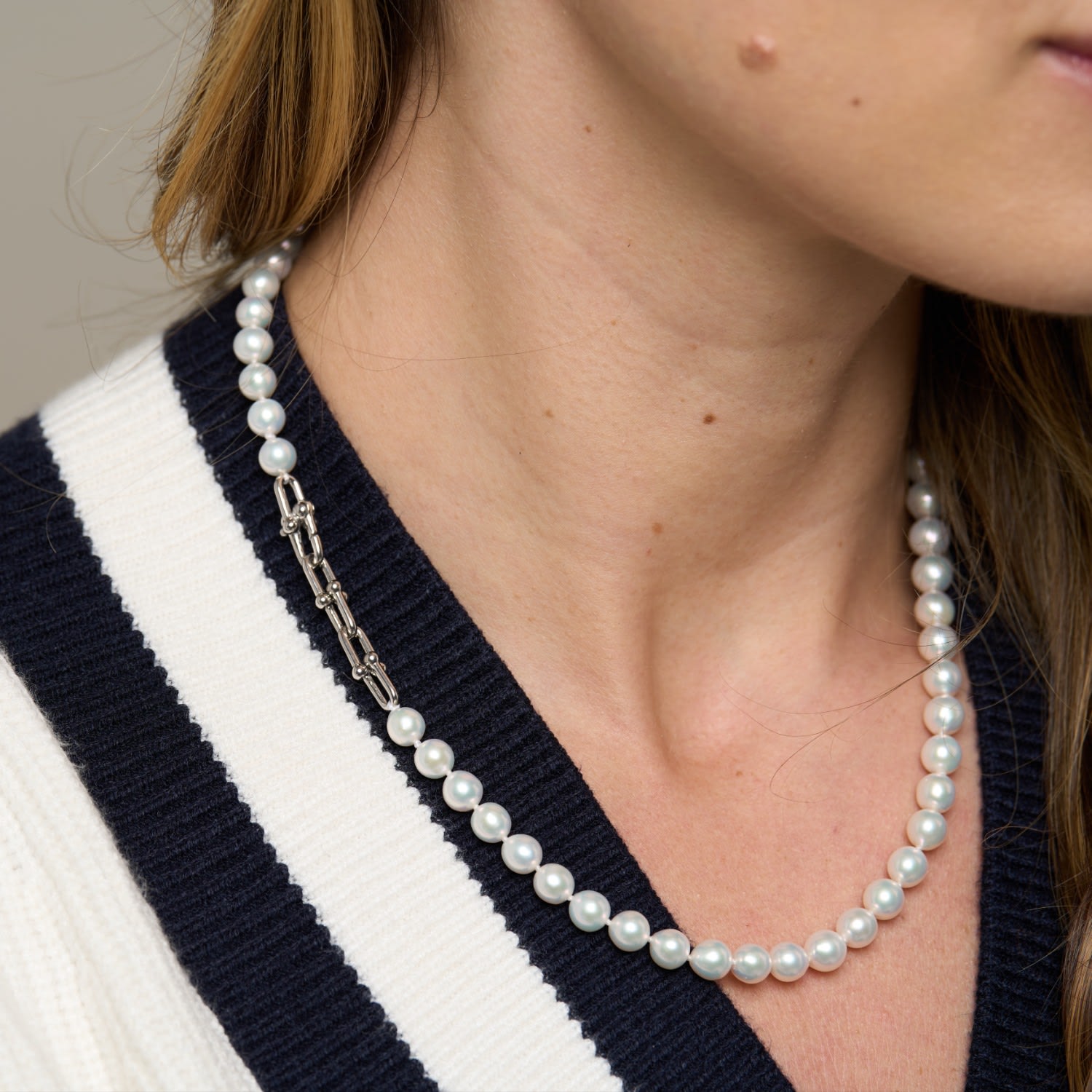 Gratia Cultured Freshwater Pearl Necklace With Chunky Chain Feature