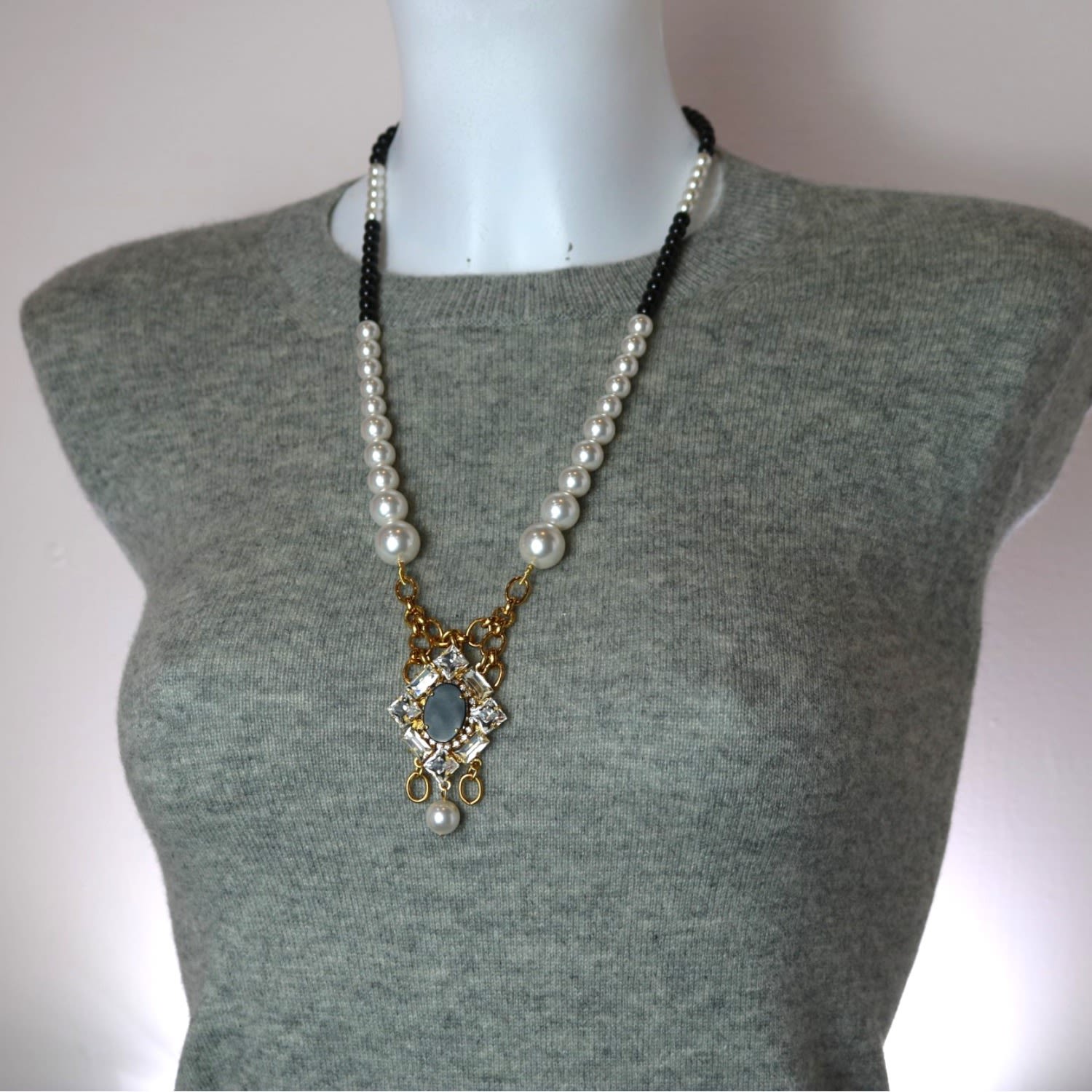 Great Mirror Pearl Necklace