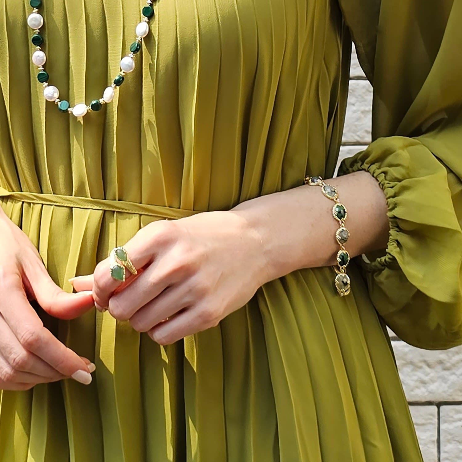 Green Gemstone Stones Box Clasp Bracelet