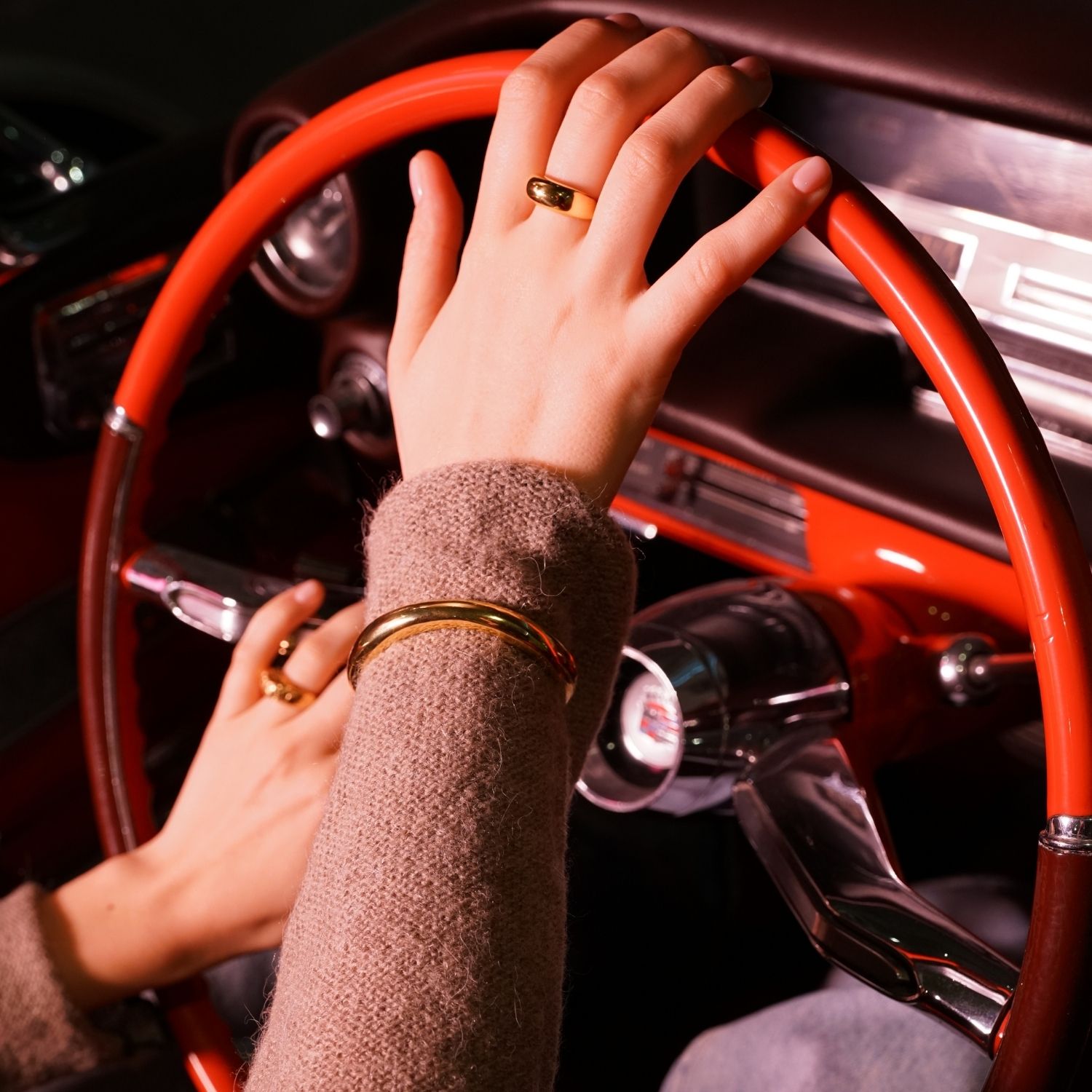 Grel Thick Asymmetric Shiny Gold Bracelet