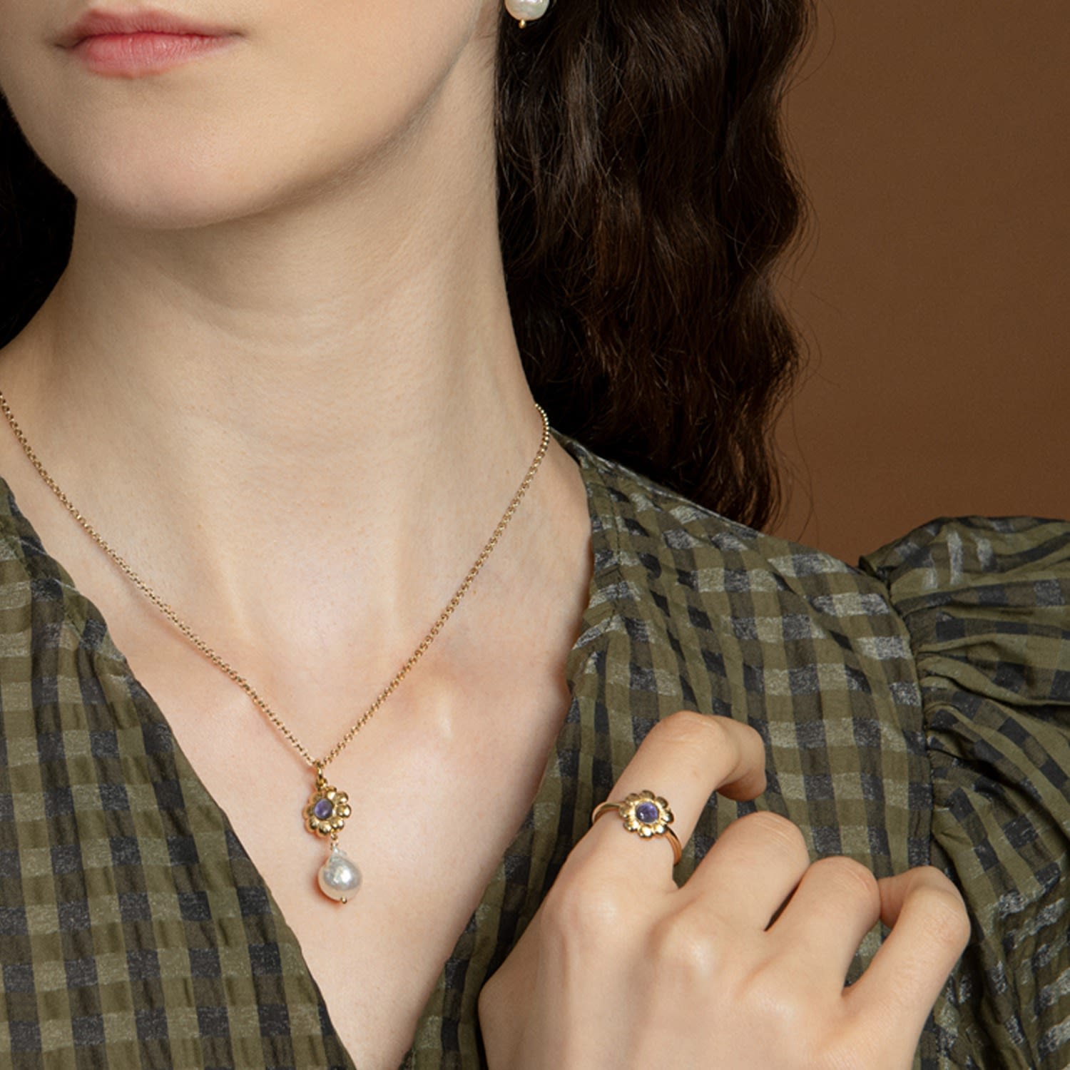 Mini Flower Gold-Plated Iolite Necklace