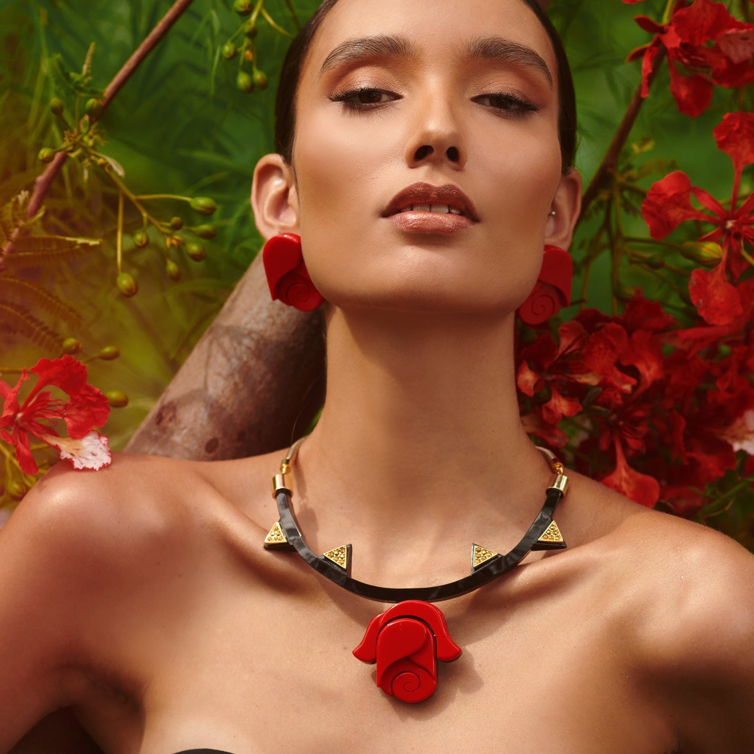 Handmade Acrylic Necklace Chocker Rose - White