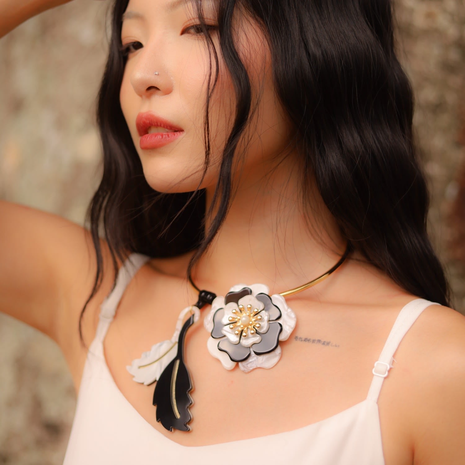 Handmade Acrylic Necklace Choker Camelia