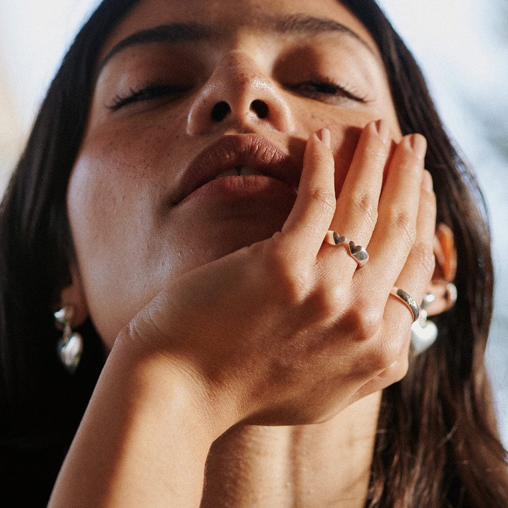heart-signet-ring-sterling-silver-daisy-london