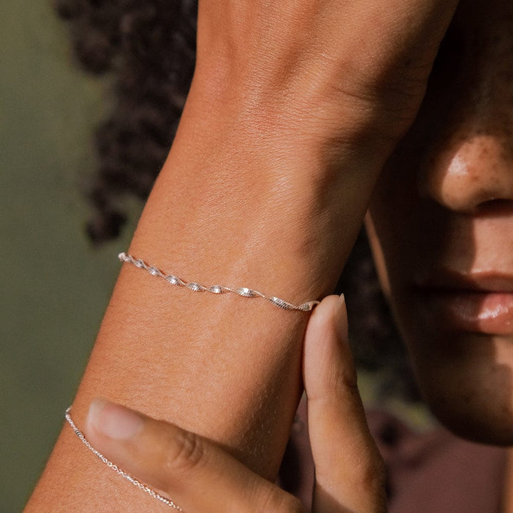 helix-twisted-chain-bracelet-sterling-silver-daisy-london