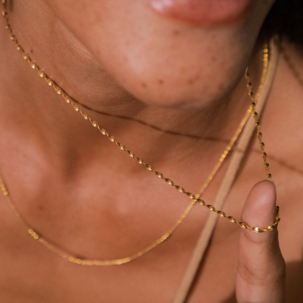 helix-twisted-chain-necklace-18ct-gold-plated-daisy-london
