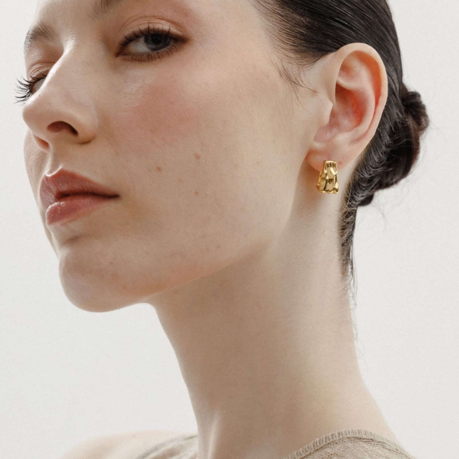 Heradi Small Ground Gold Earrings