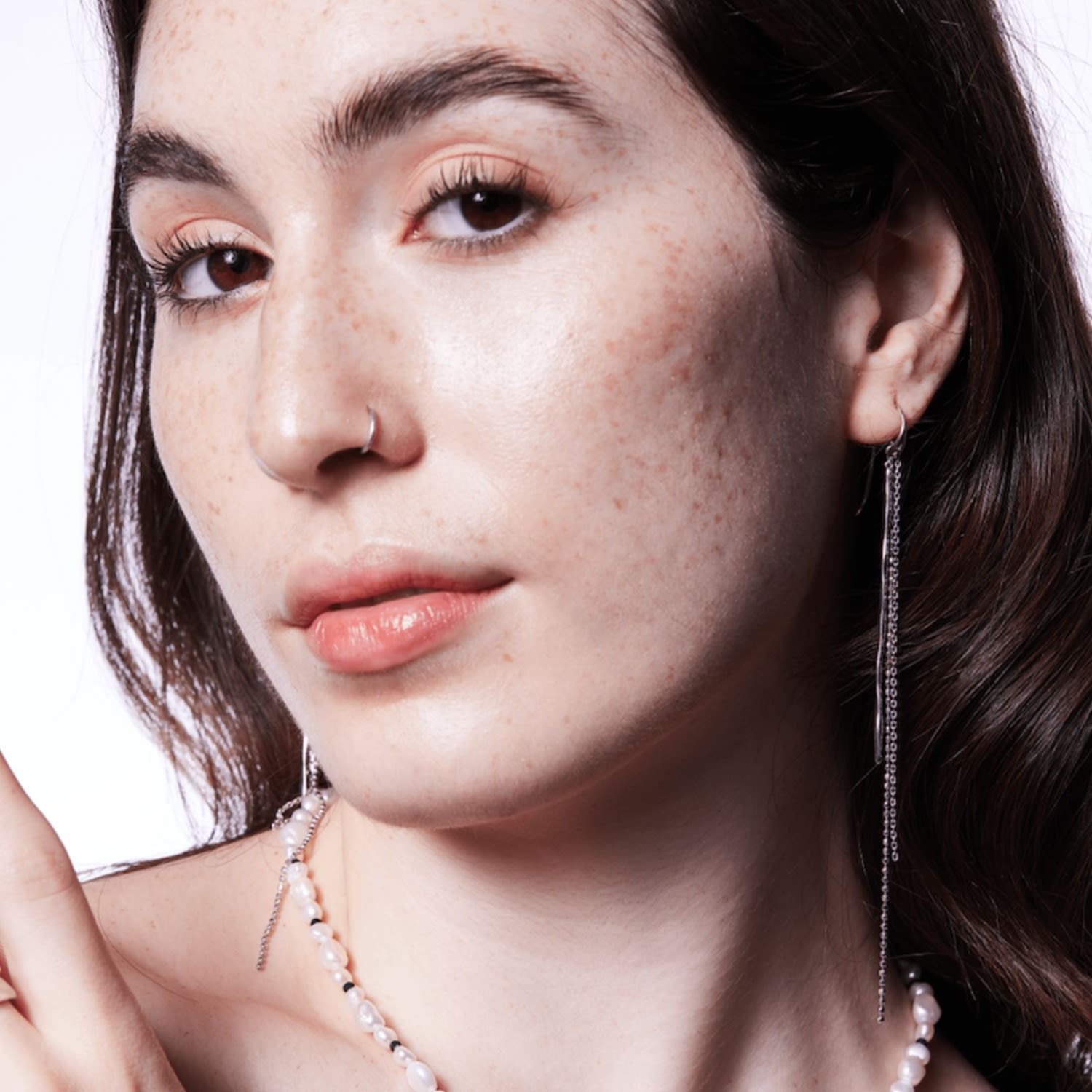 Heradi Wave Seven White Gold Earrings