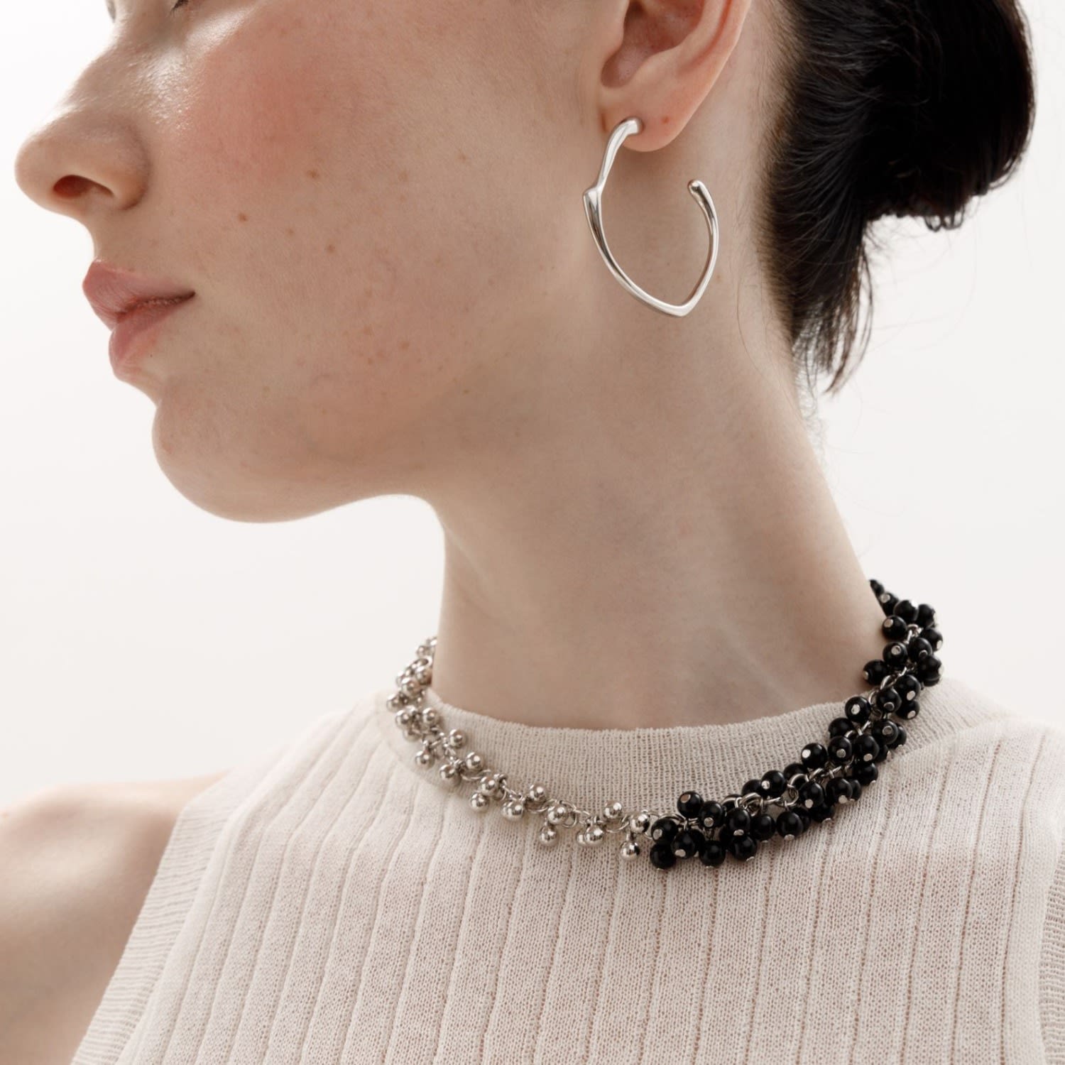 Heradi Wave White Gold Hoop Earrings