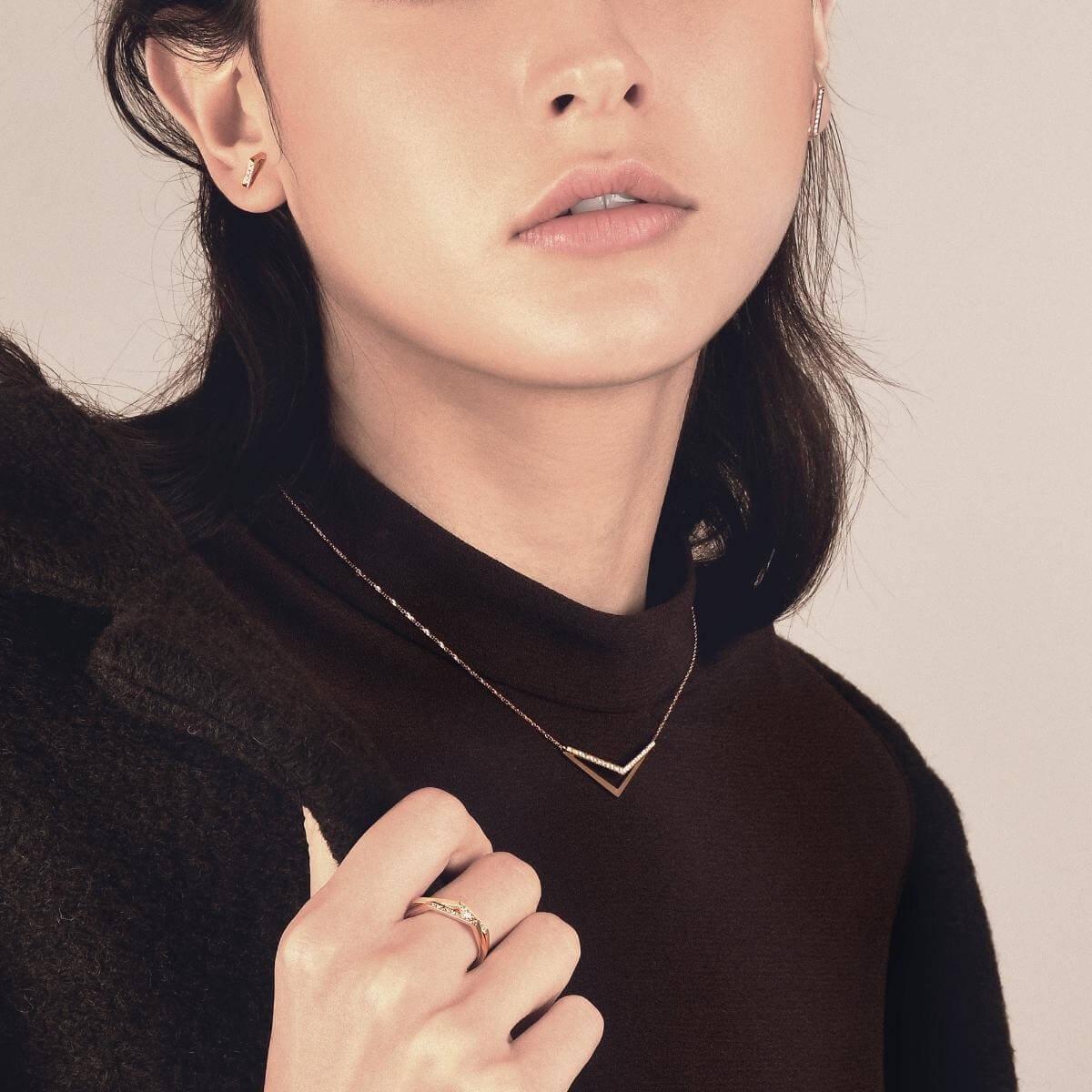 m-18k-red-gold-diamond-mismatched-earrings