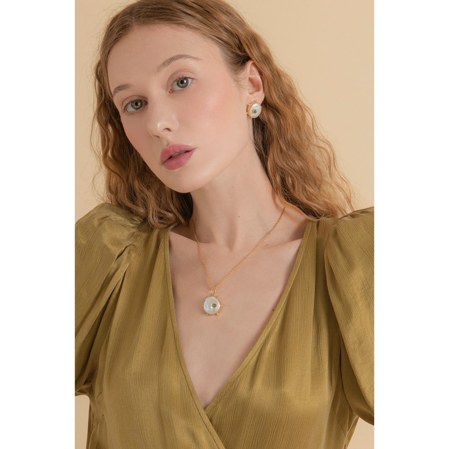 Rebel Rebel Pearl Necklace With Emerald