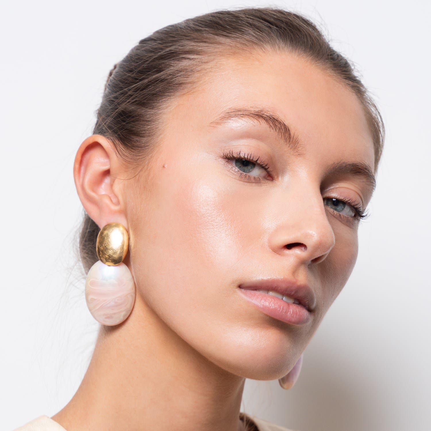 Holo Ivory Earrings Sirius Bugle Oval S
