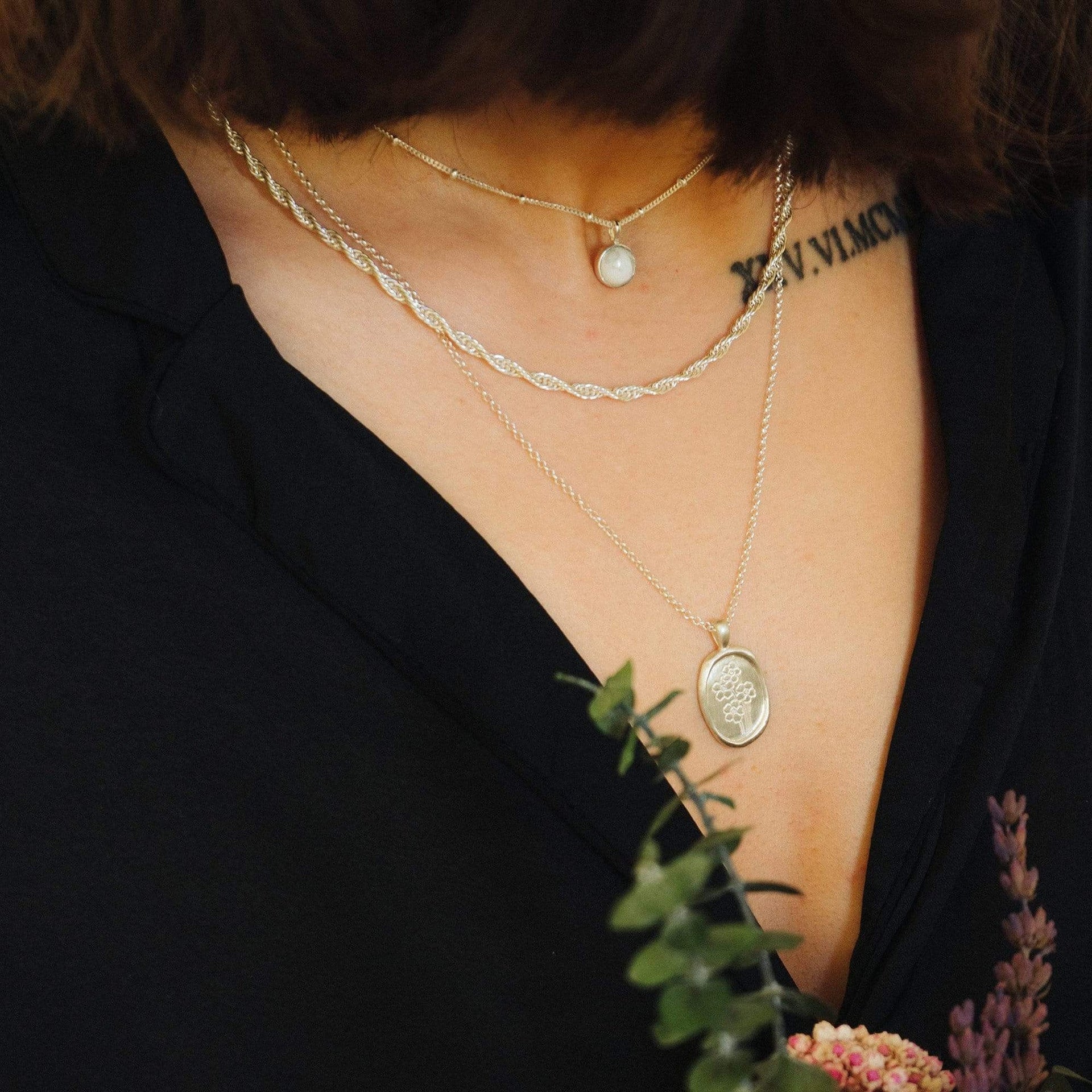 howlite-healing-stone-necklace-925-sterling-silver-daisy-london