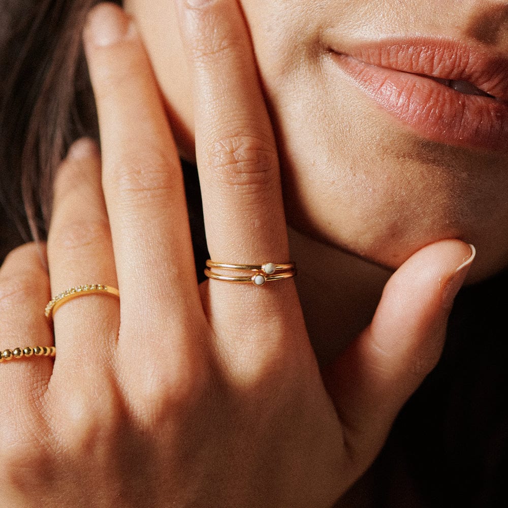 howlite-healing-stone-ring-18ct-gold-plated-sterling-silver-daisy-london