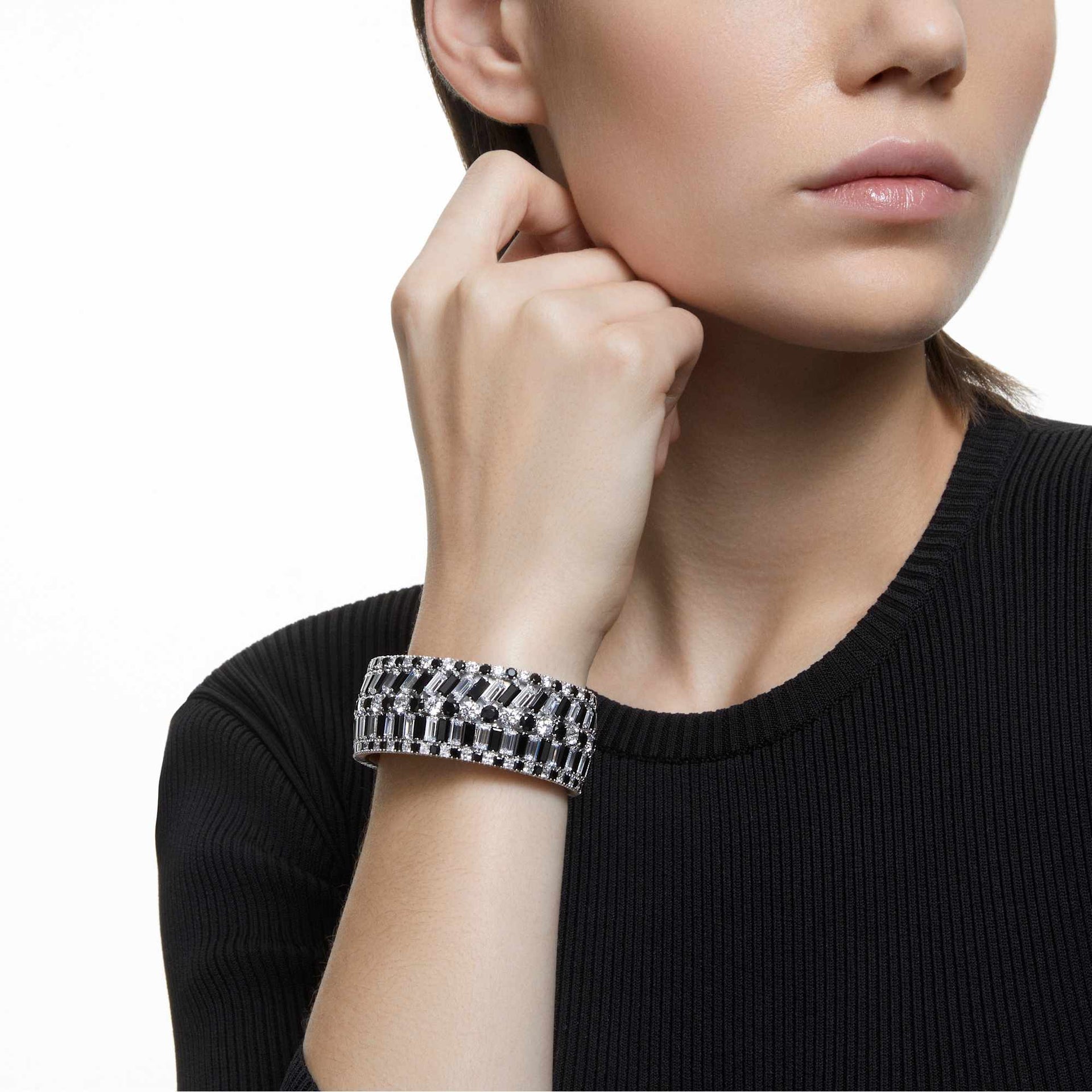 hyperbola-cuff-swarovski