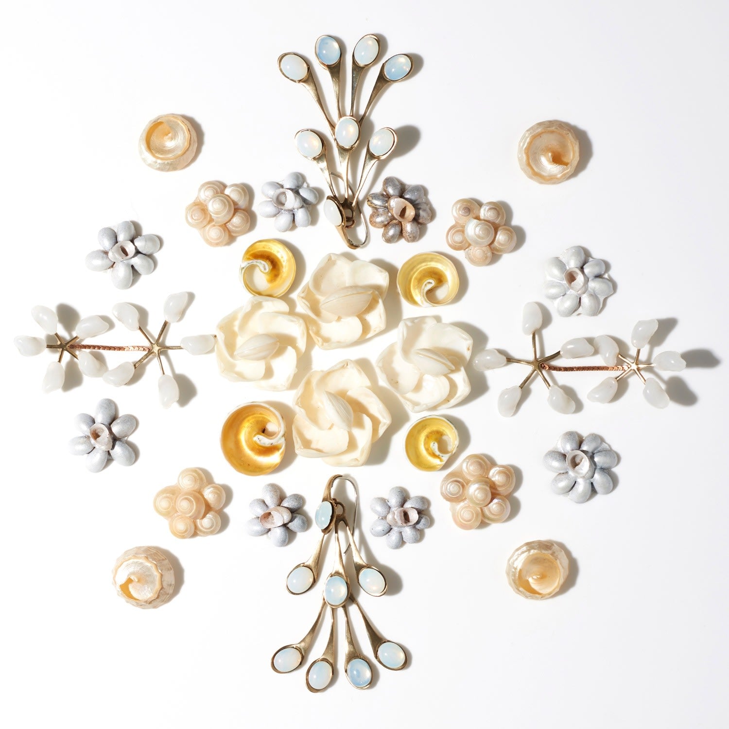 Palace Earring White