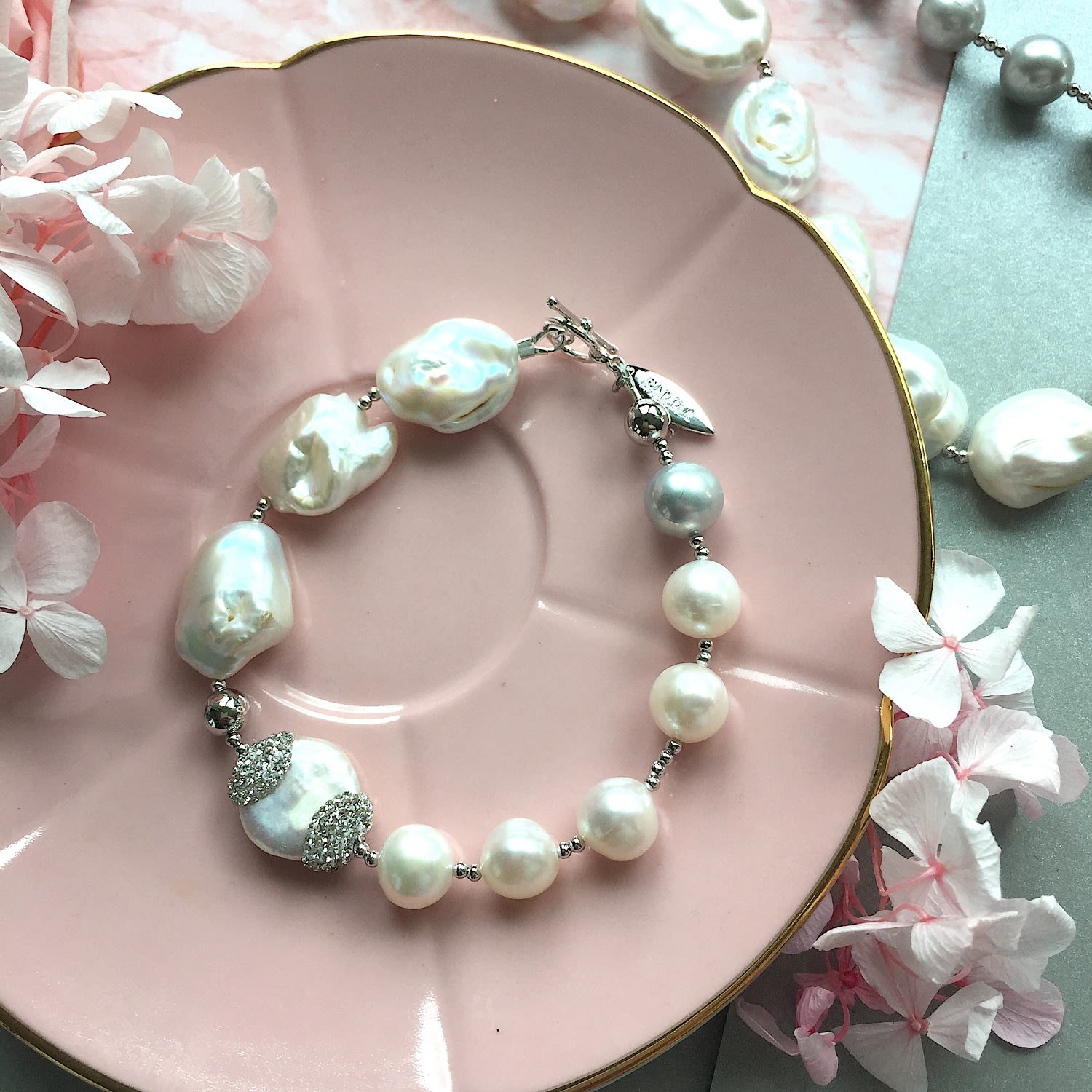 White Freshwater Pearl Rhinestone Bracelet