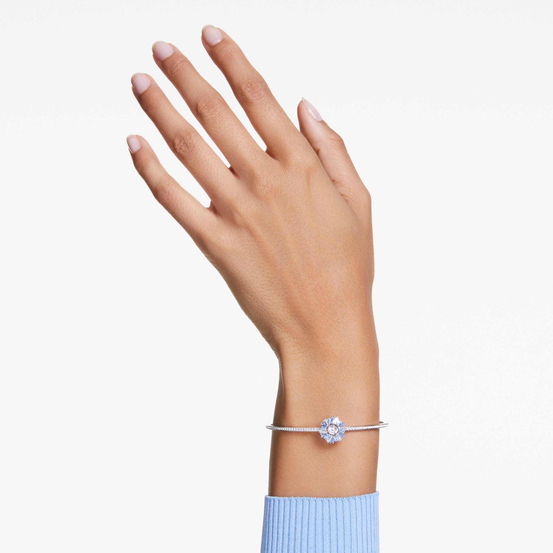 IDYLLIA BANGLE FLOWER BLUE RHODIUM PLATED