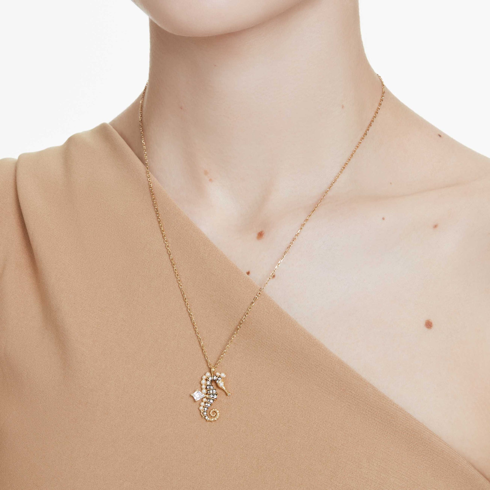 IDYLLIA PENDANT CRYSTAL PEARLS SEAHORSE WHITE GOLD TONE PLATED