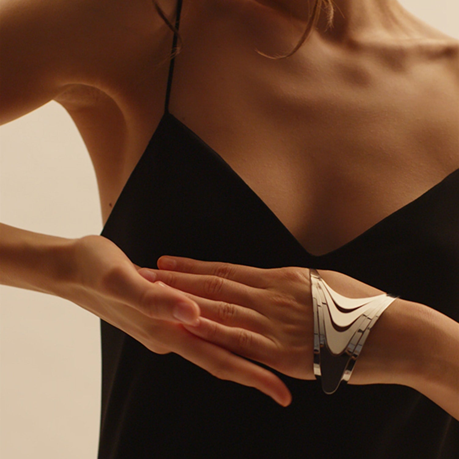 Illusion Palm Cuff – High Polish – Left