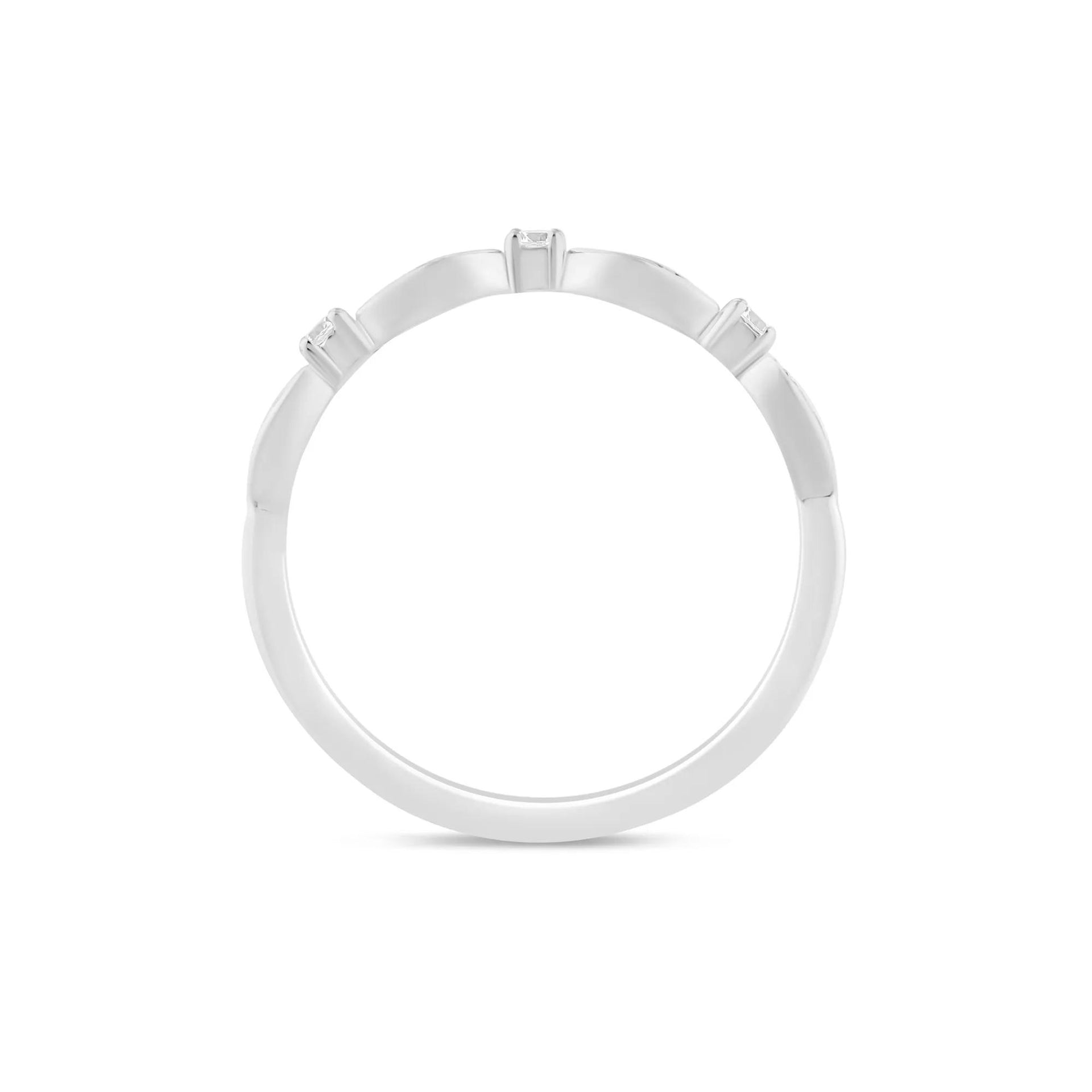 1/8 CT. Tw. Stacking Ring with Scalloped Band 10K White Gold Round Brilliant Cut Size 6 1mm
