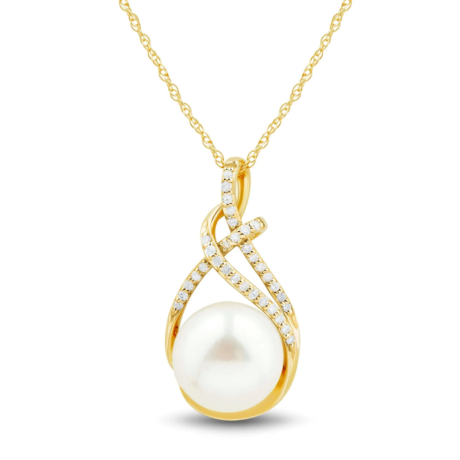 1/10 CT. Tw. Button Freshwater Cultured Pearl and Diamond Pendant Necklace 10K Yellow Gold Size 18"
