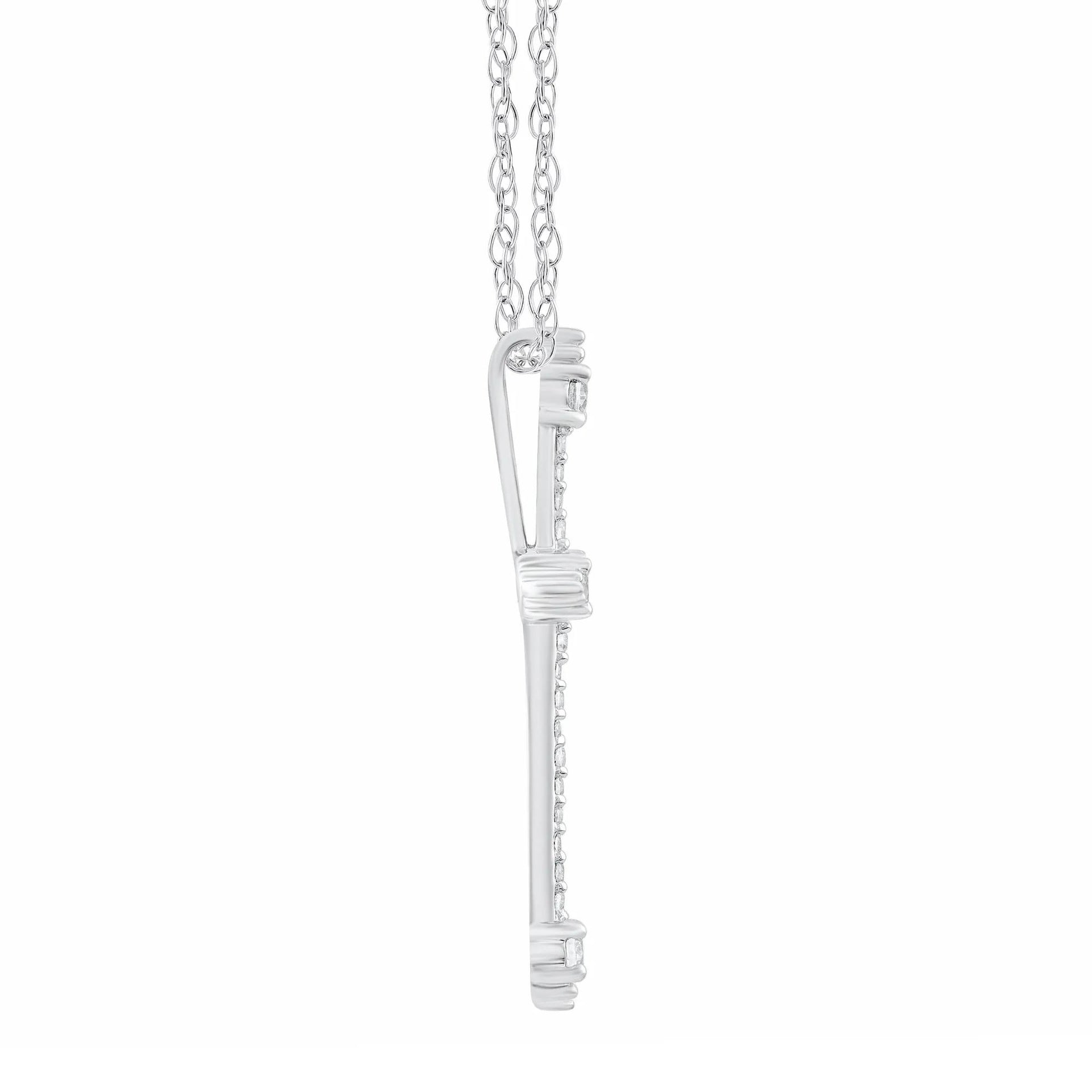 1/4 CT. Tw. Diamond Cross Pendant Necklace 14K White Gold Size 18"