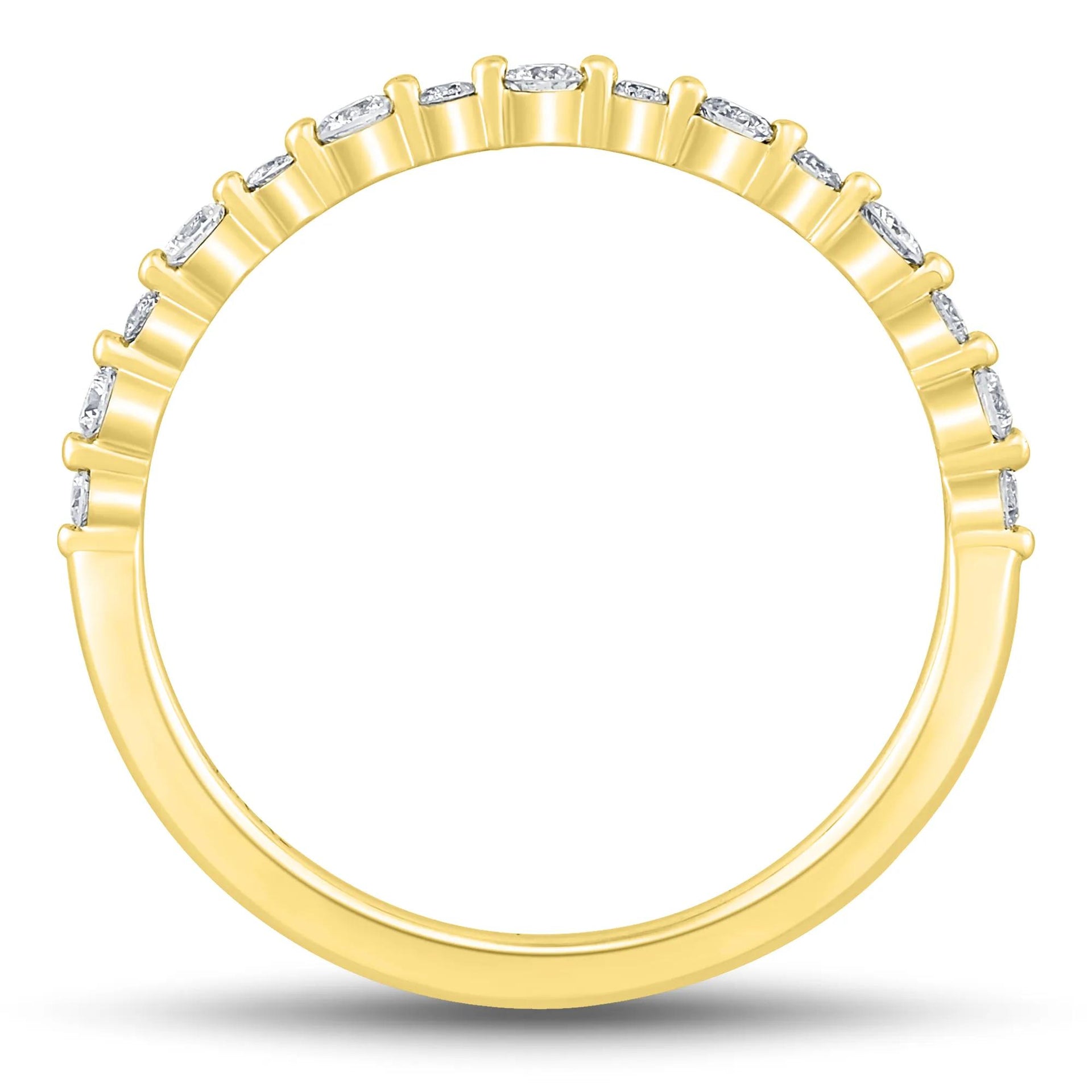 1/4 CT. Tw. Diamond Shared-Prong Band Ring 10K Yellow Gold Round Brilliant Cut Size 9 1mm
