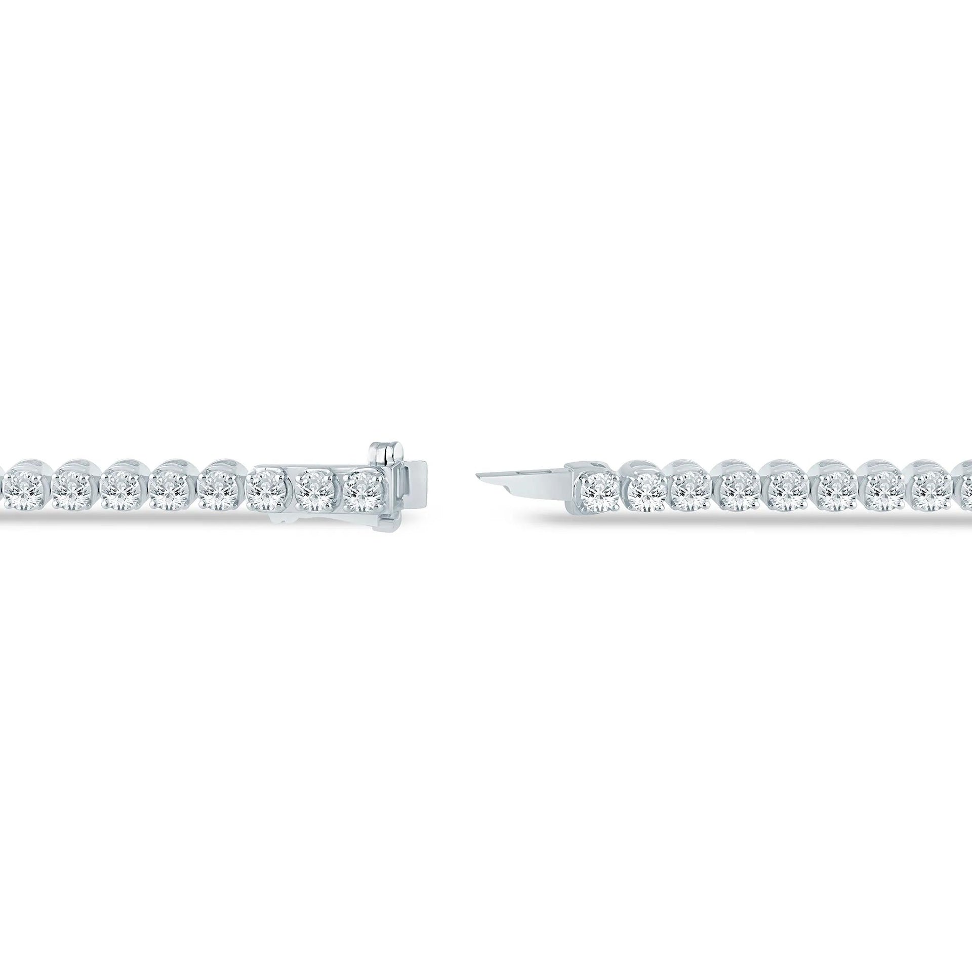 7 CT. Tw. Diamond Tennis Bracelet 10K White Gold Size 4.40mm