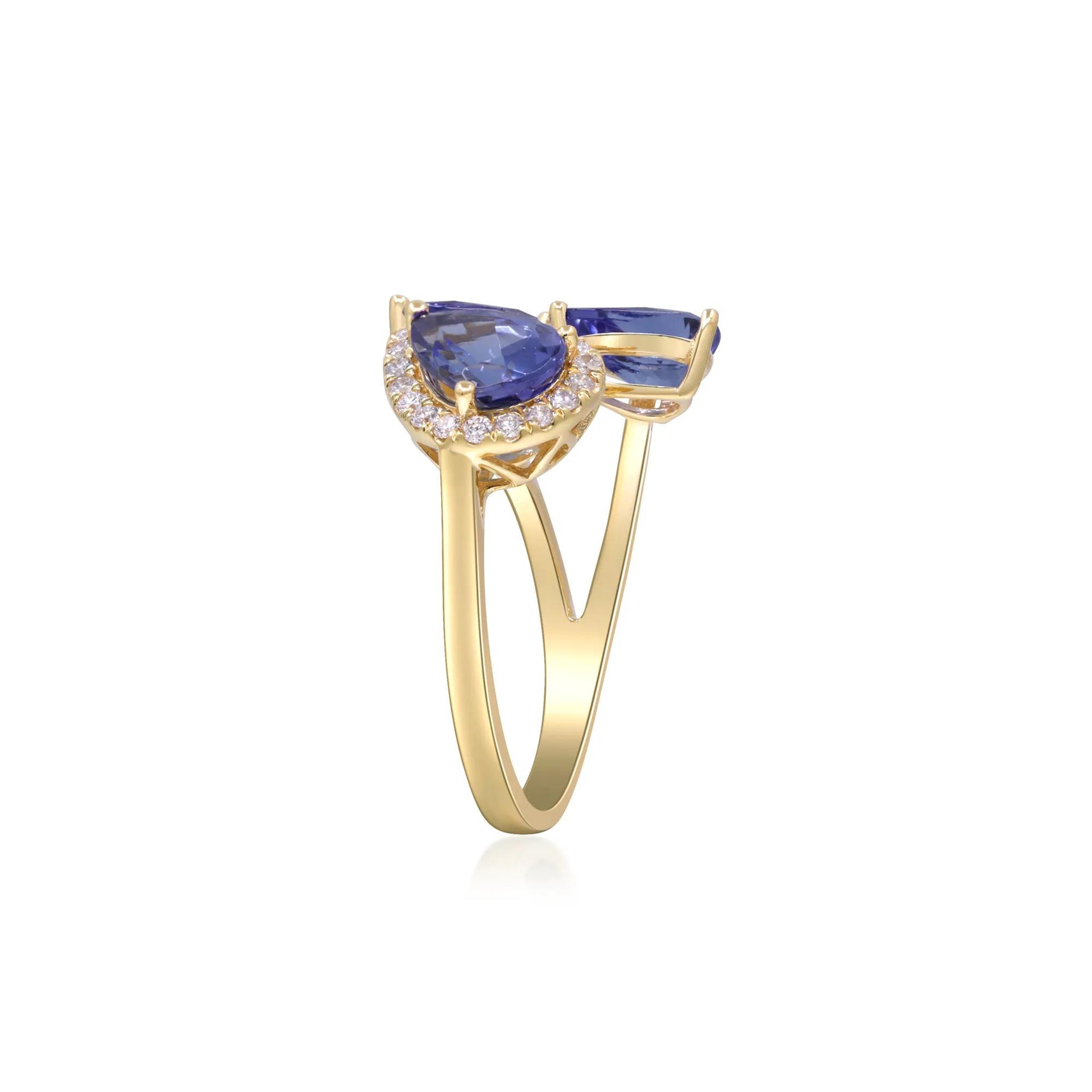 1/7 CT. Tw. Tanzanite and Diamond Accent Three-Stone Ring 10K Yellow Gold Size 6.5 2mm
