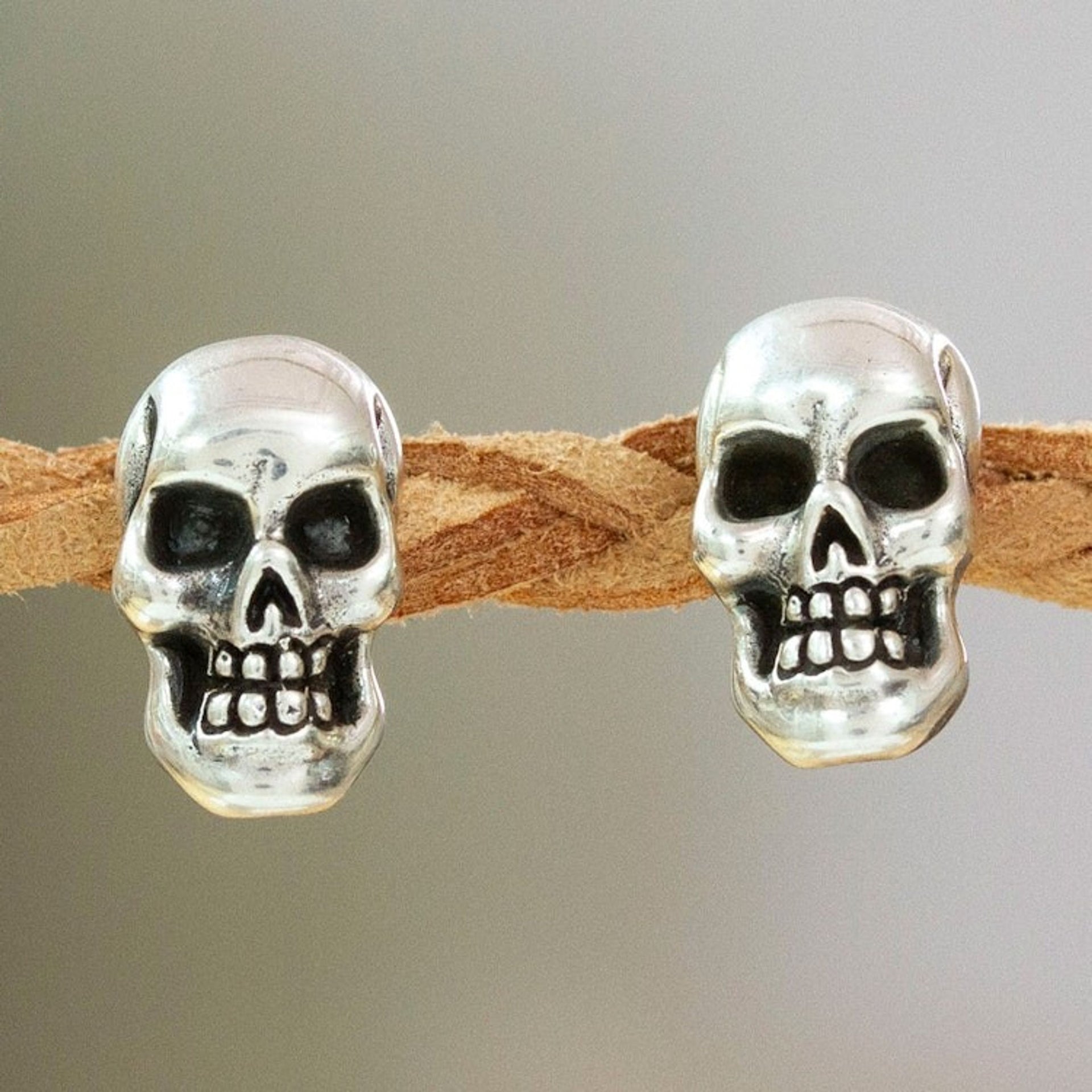 High-Polished Sterling Silver Skull Button Earrings 'Underworld Facet'