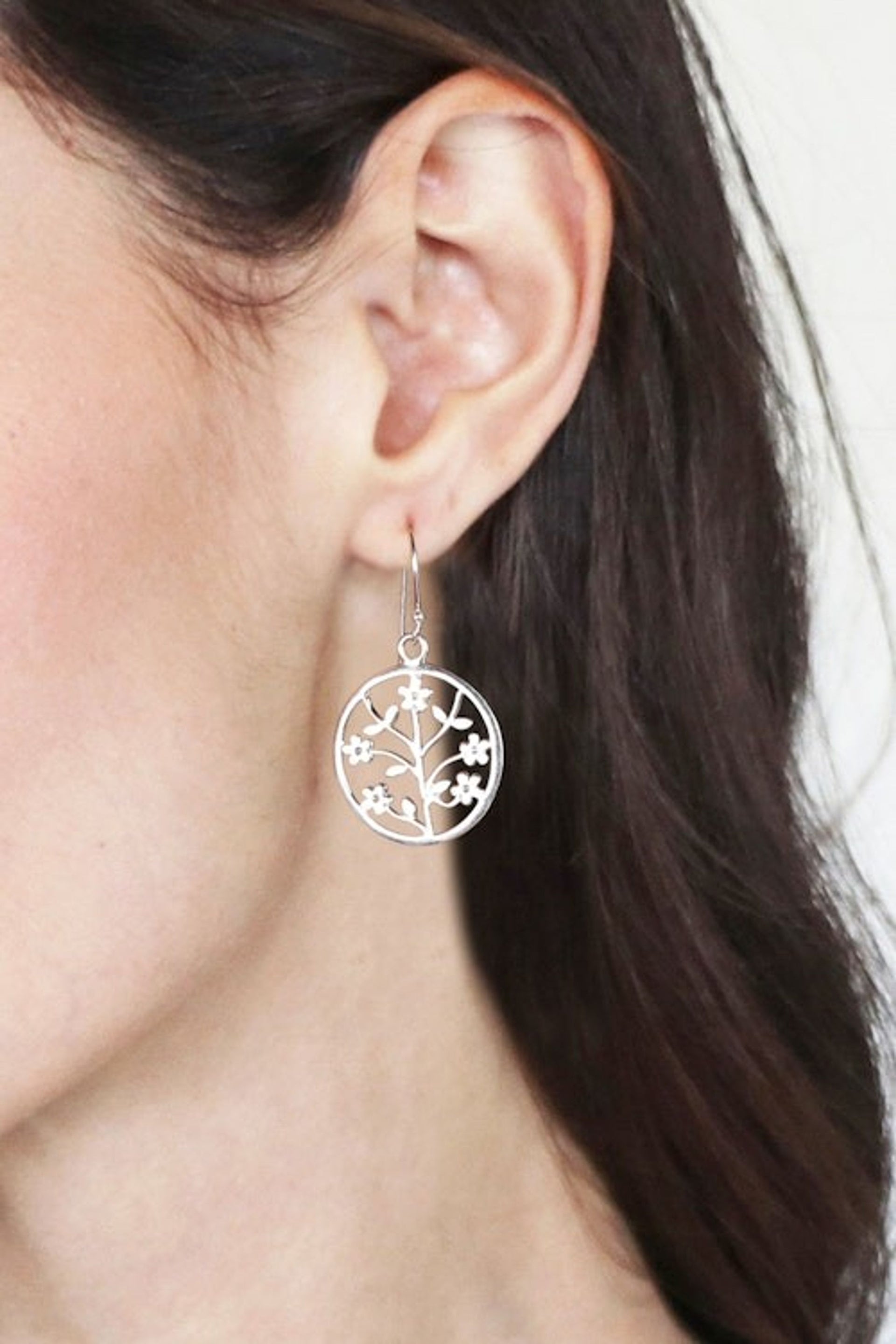 Openwork Silver Dangle Earrings with Floral and Leaf Motifs 'Floral Openwork'