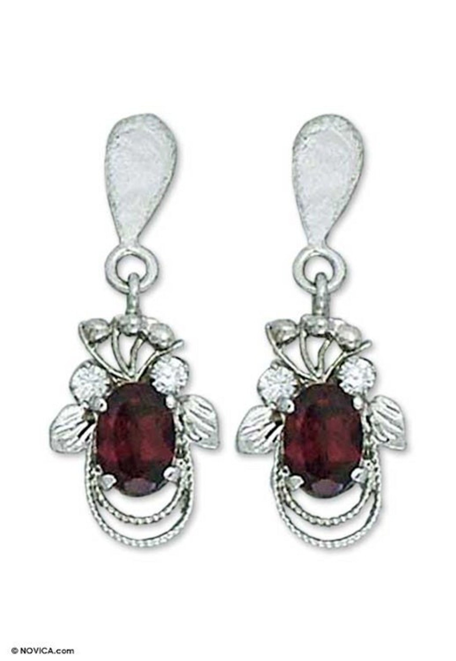 Garnet dangle earrings 'Dazzling Dew'