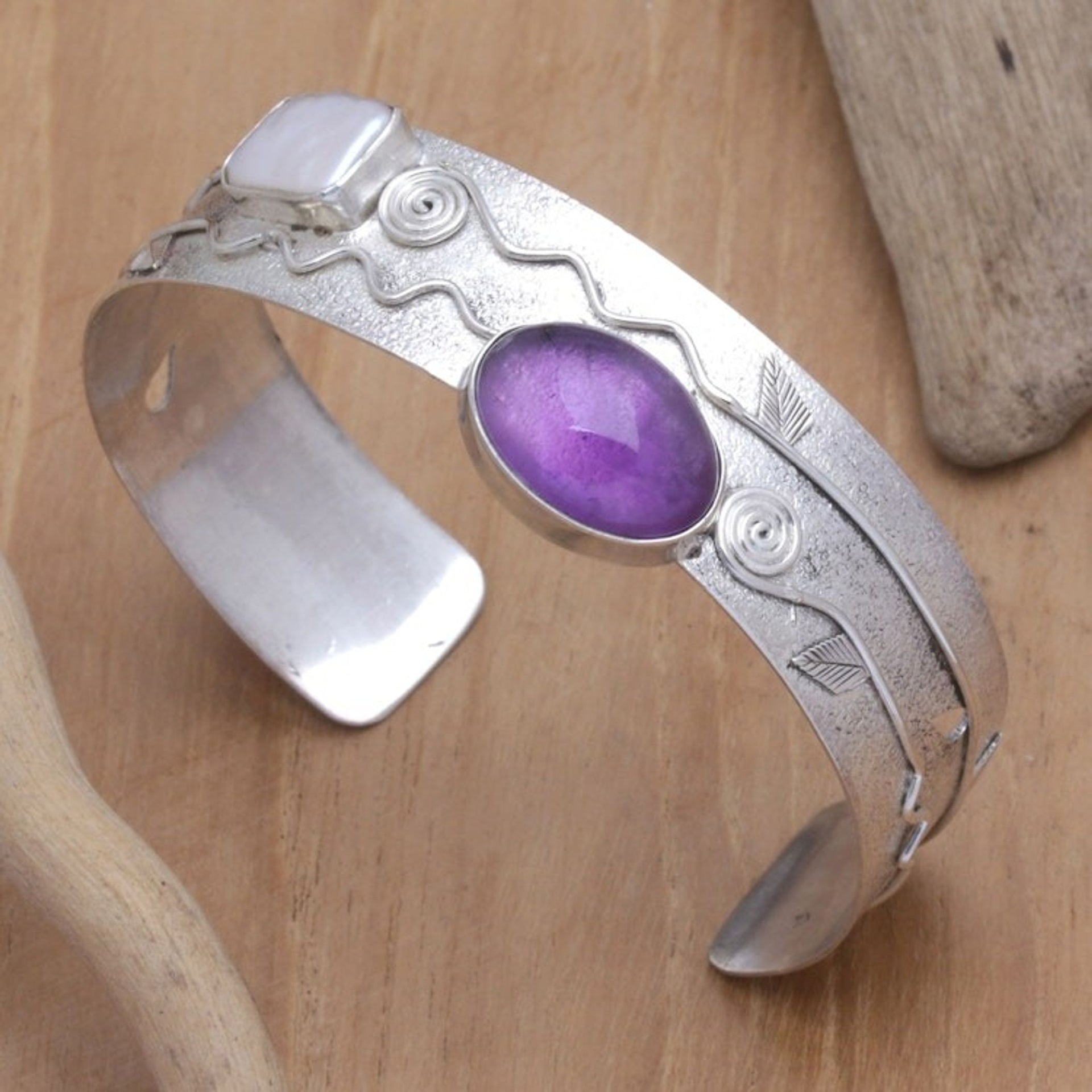 Amethyst Cultured Biwa Pearl Sterling Silver Cuff Bracelet 'Chic Woman'