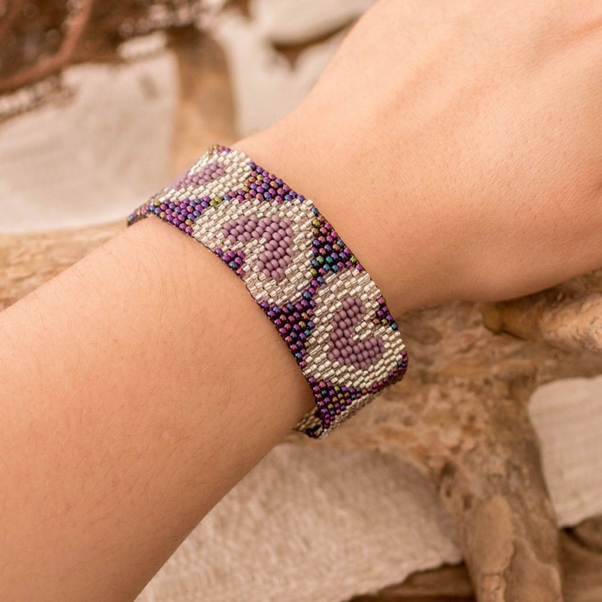 Purple Silver-Toned Heart-Themed Beaded Wristband Bracelet 'Lilac Queen of Hearts'