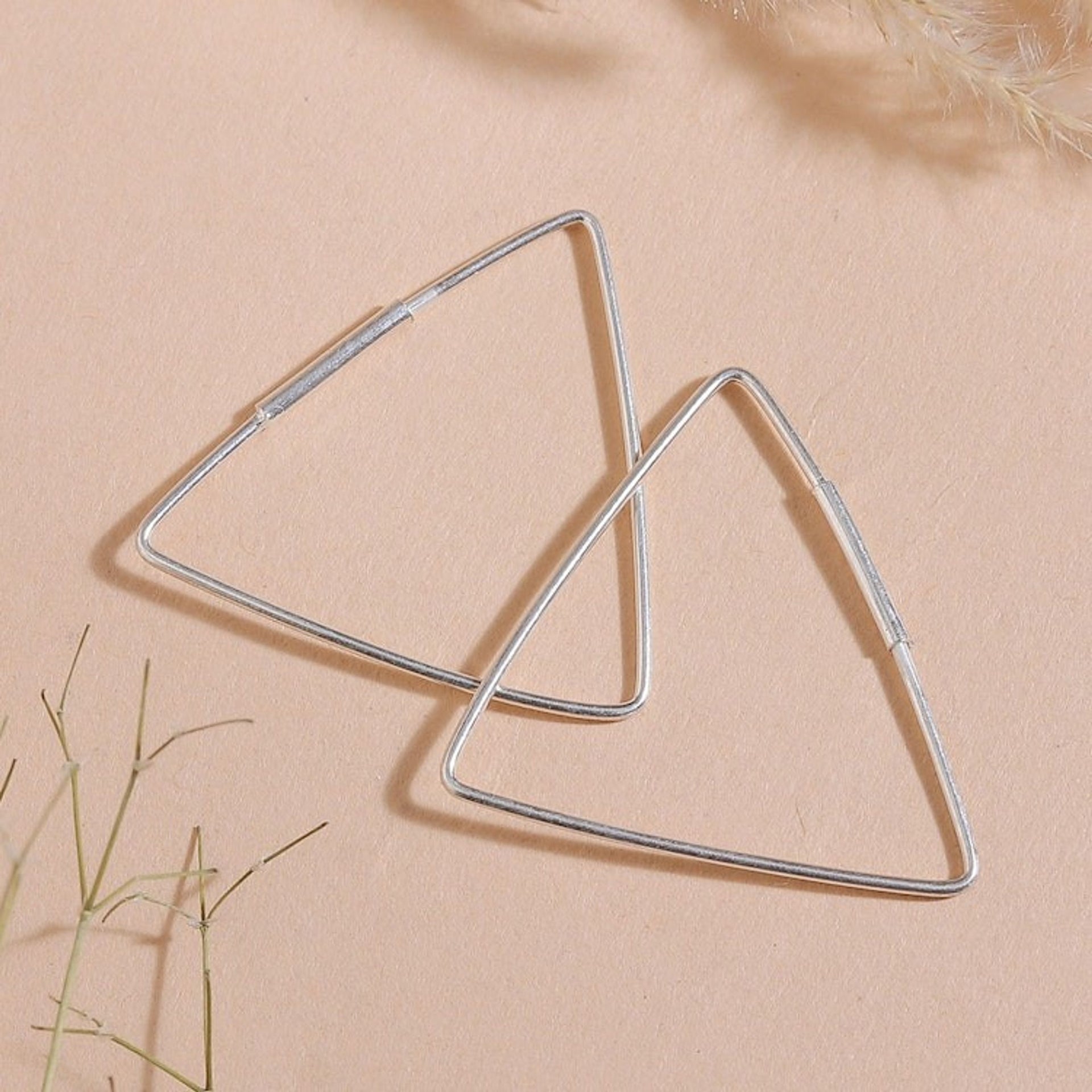 Triangle-Shaped High-Polished Sterling Silver Hoop Earrings 'Chic Pyramids'