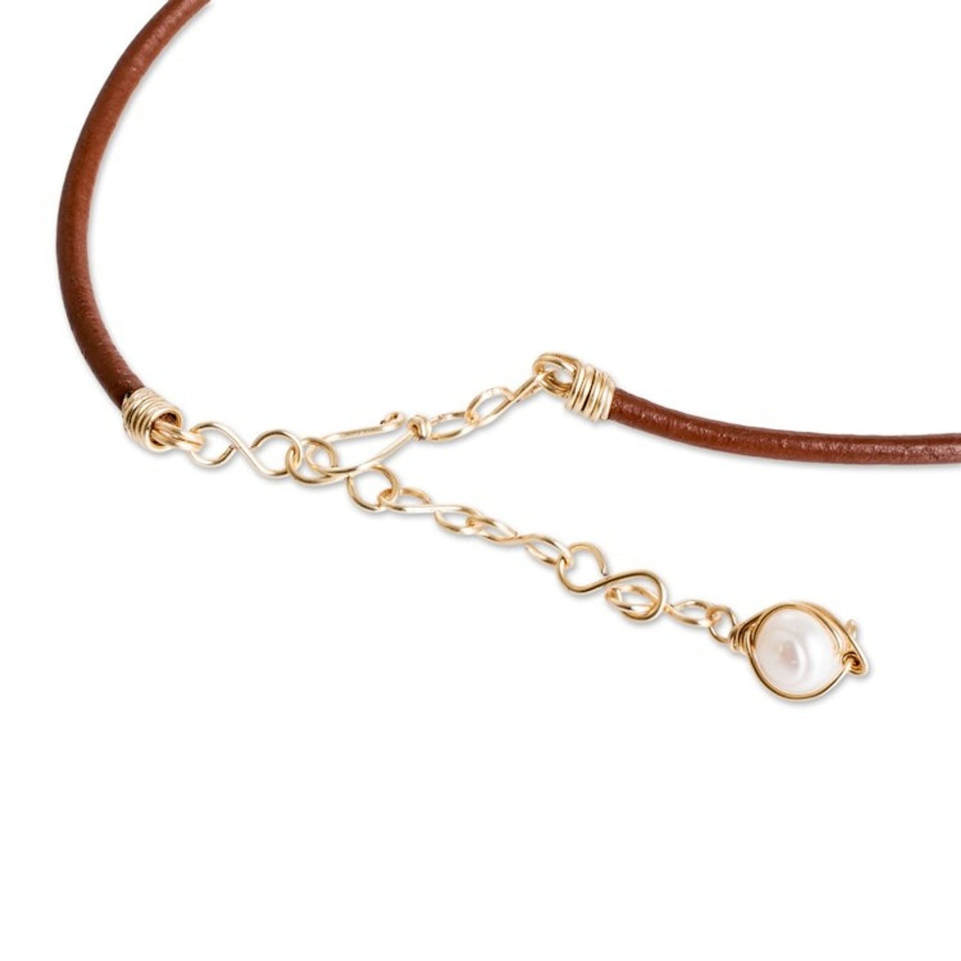 Pendant Necklace with Cultured Pearls Twisted Wire Accents 'Alluring Flower'