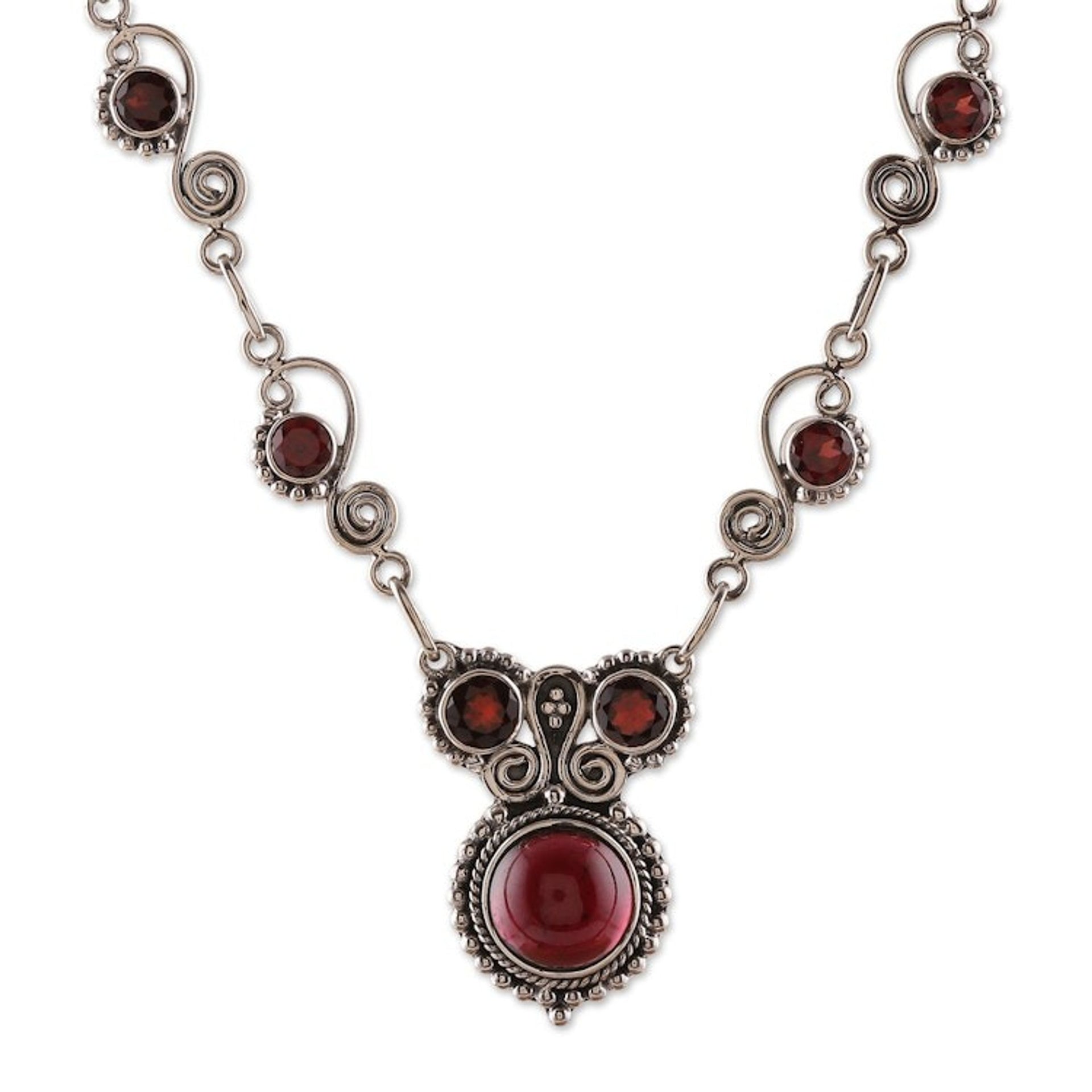 Traditional 4-Carat Natural Garnet Pendant Necklace 'Passionate Magic'