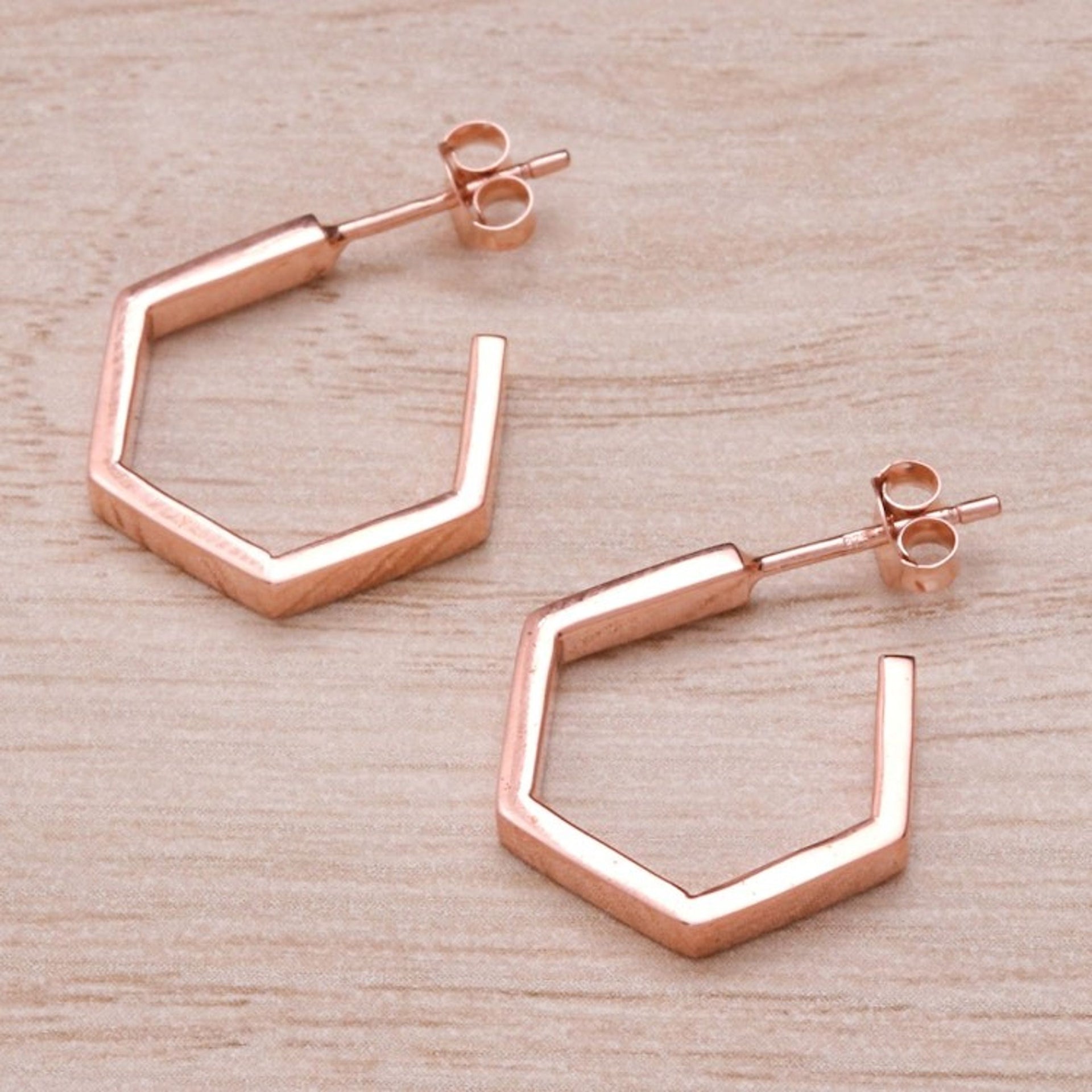Pentagon-Shaped 18k Rose Gold-Plated Half-Hoop Earrings 'Pentagon of Grace'