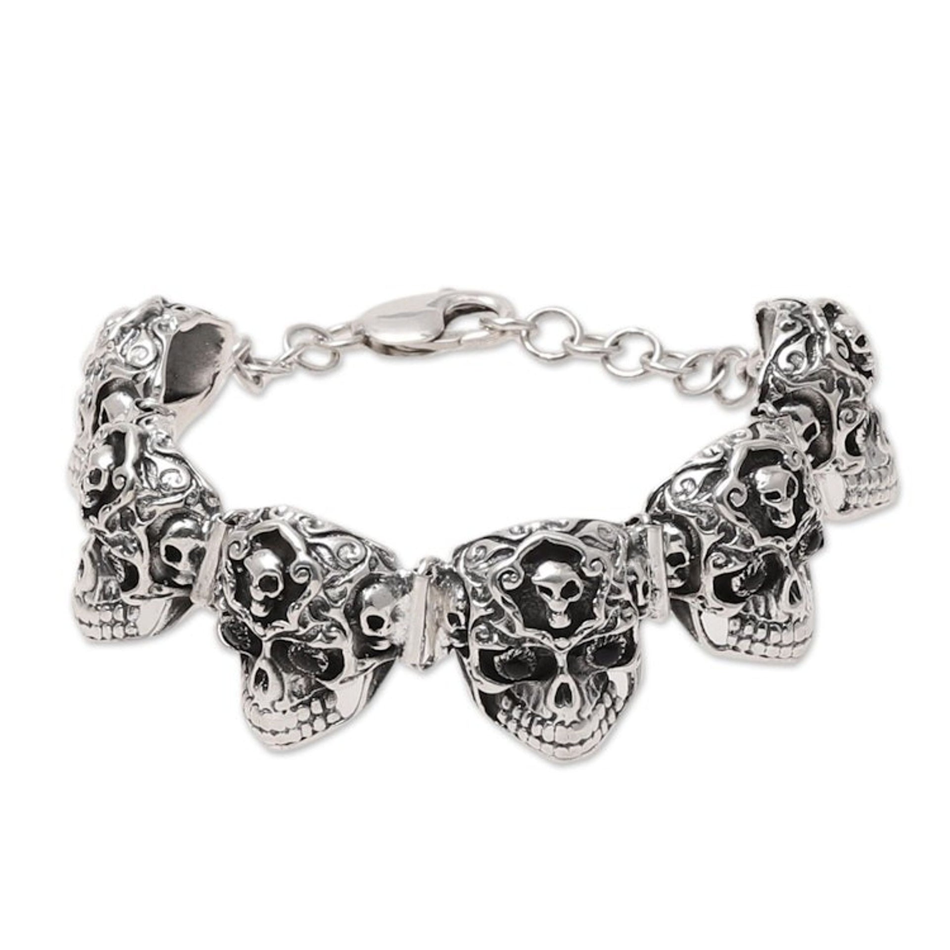 Skull-Pattern Men's Onyx Link Bracelet from India 'Macabre Skulls'