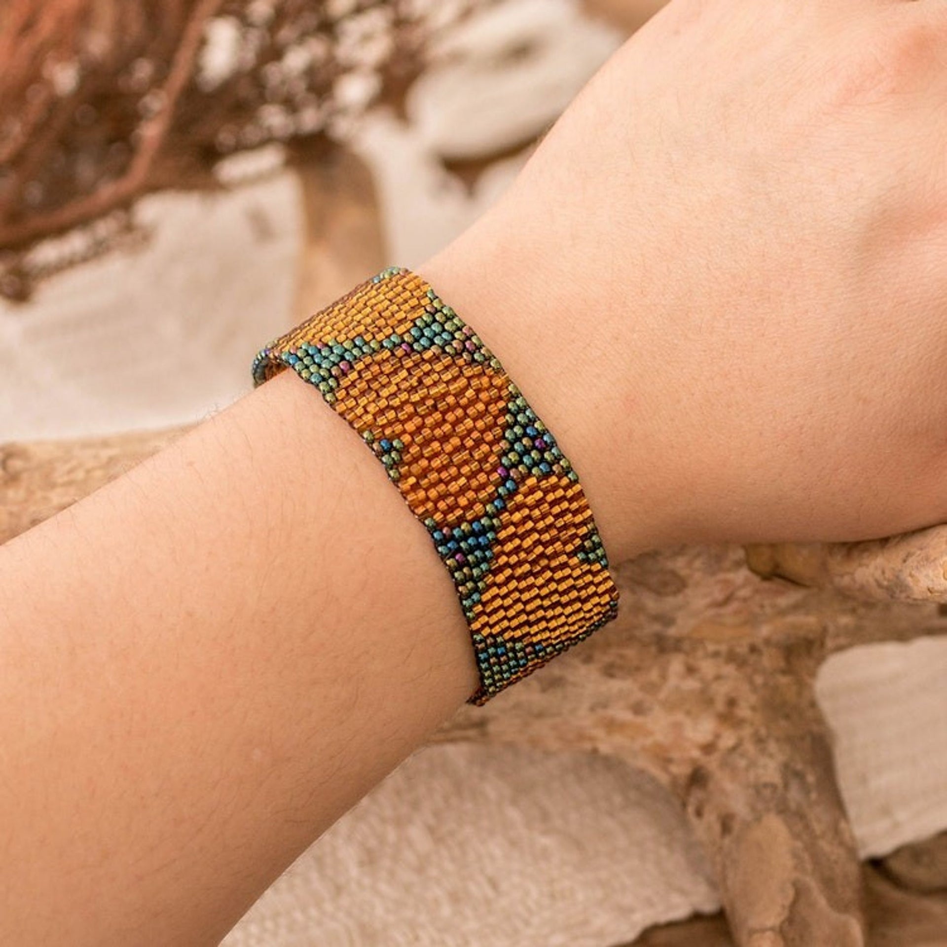 Handcrafted Adjustable Beaded Bracelet with Heart Patterns 'Golden Empress of Love'