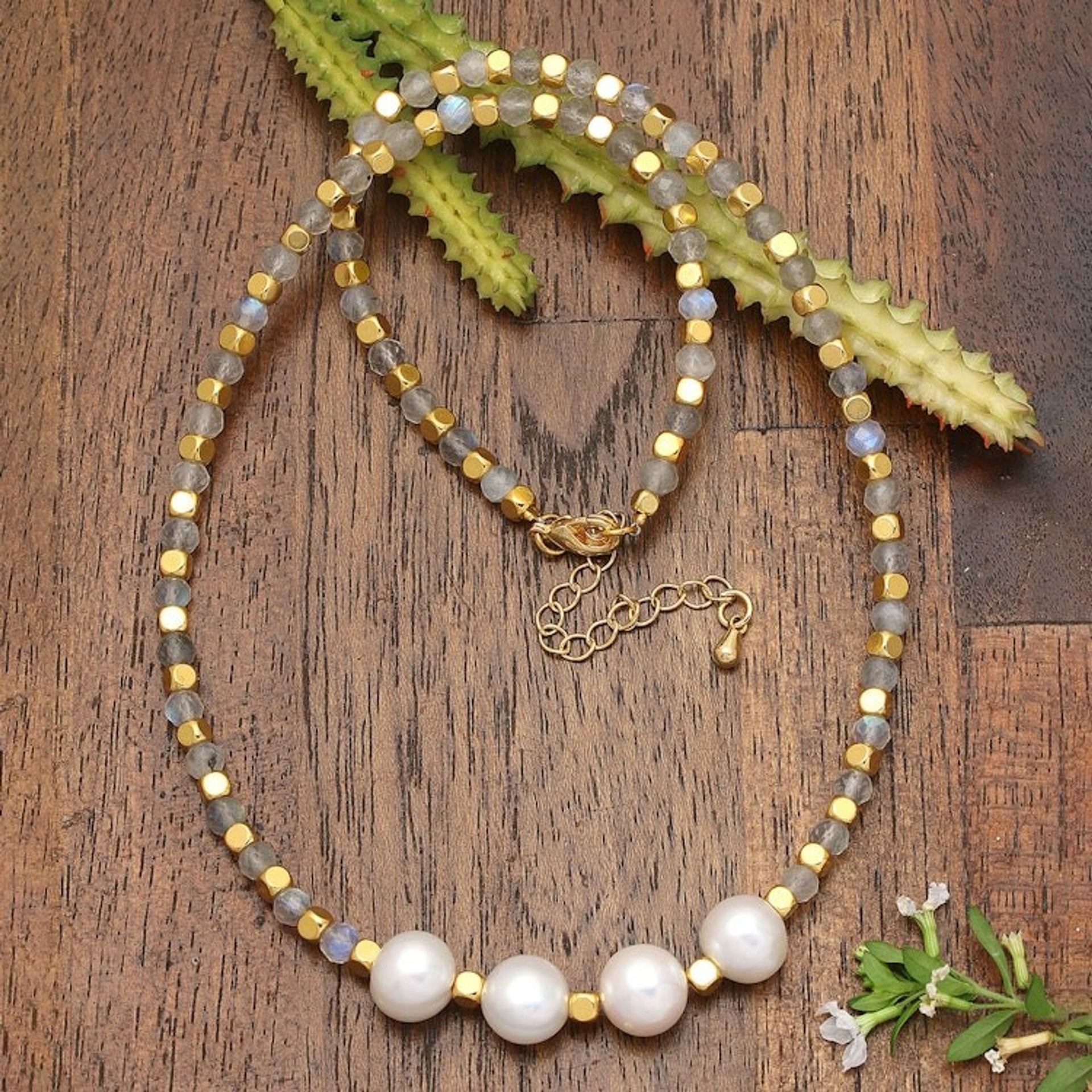 18k Gold-Plated Rainbow Moonstone and White Pearl Necklace 'Queen's Mist'