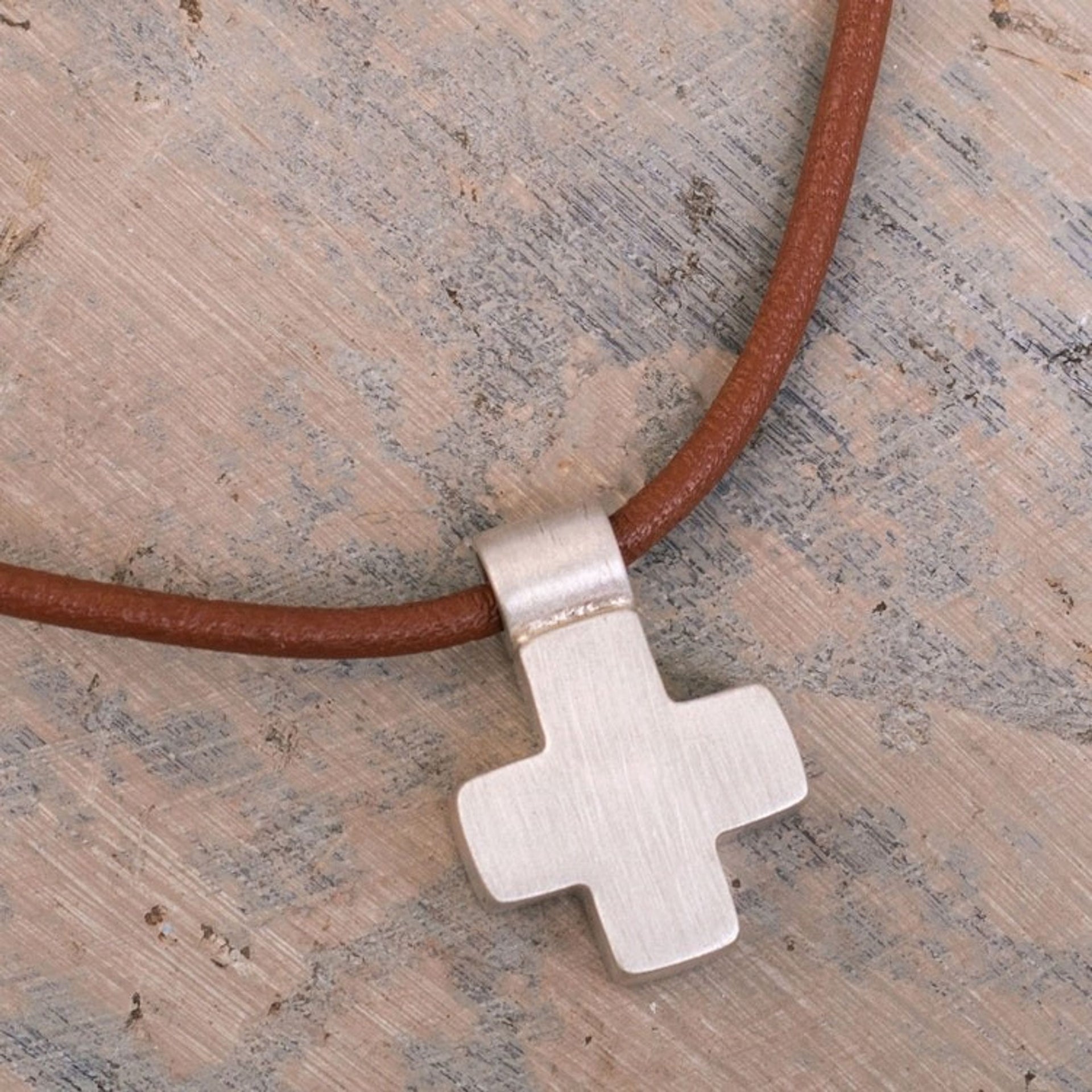 Artisan Crafted Sterling Pendant Necklace 'Chorrillos Cross'