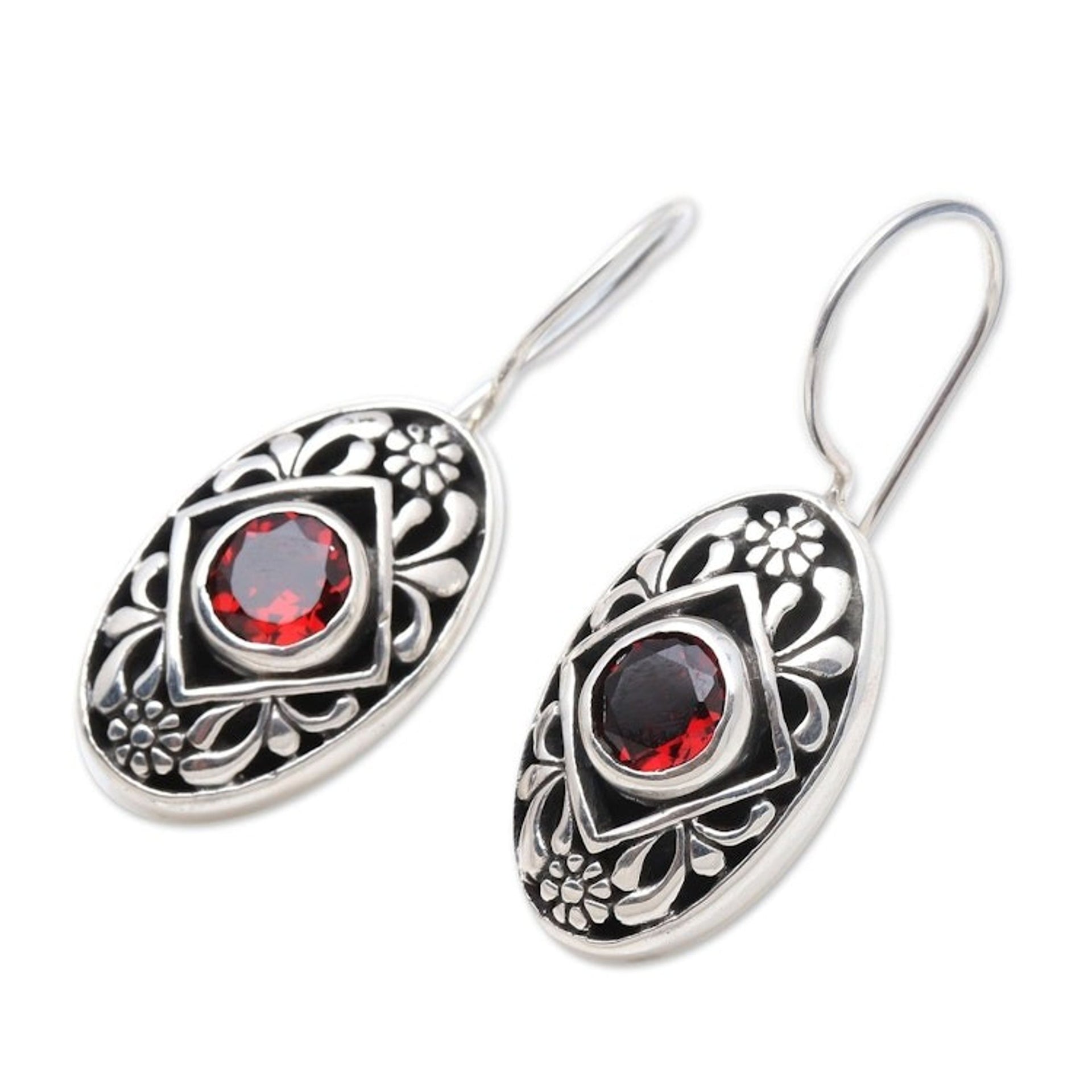 Garnet drop earrings 'Desire'