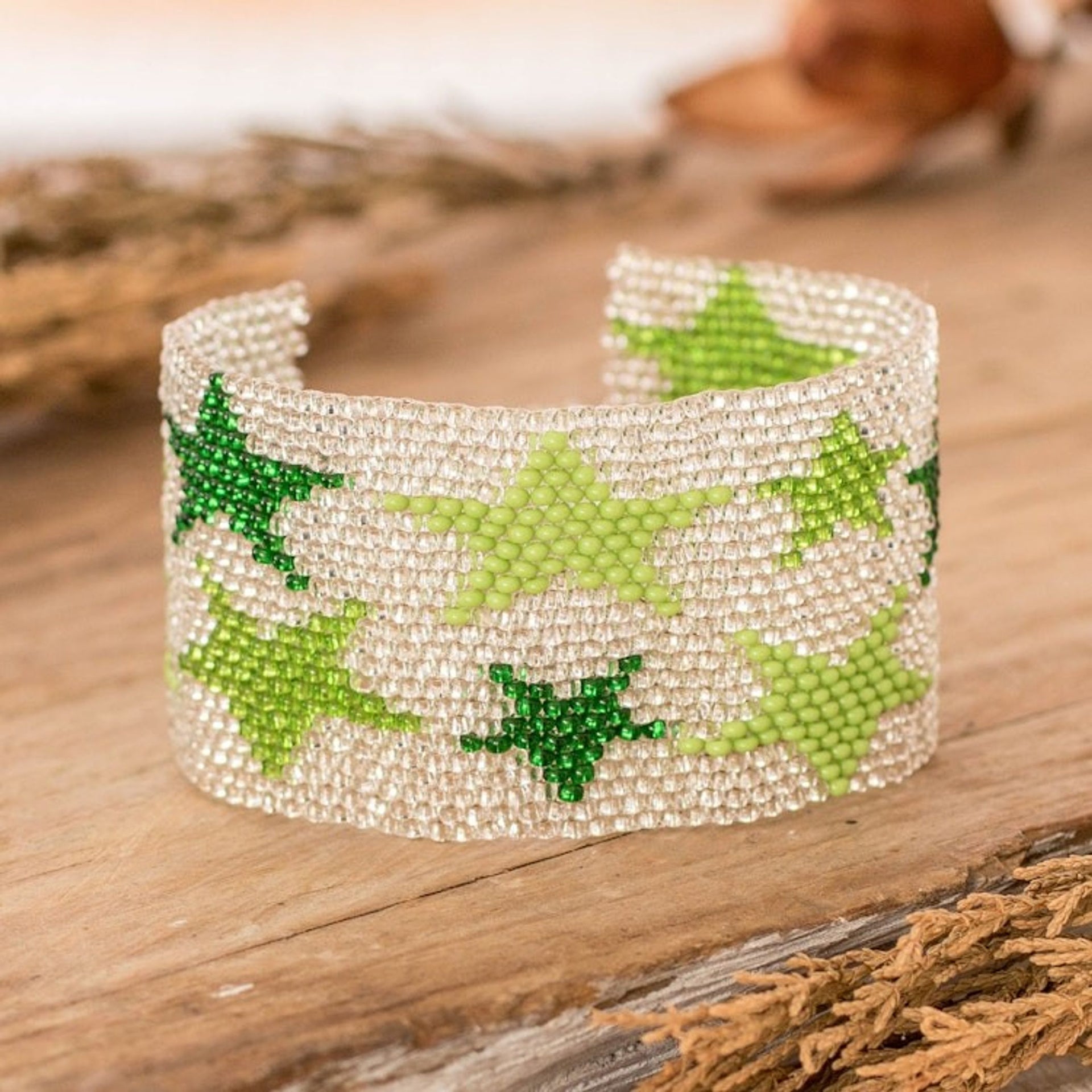 Green and Silver-Hued Star-Themed Beaded Wristband Bracelet 'Constellation in Silver'