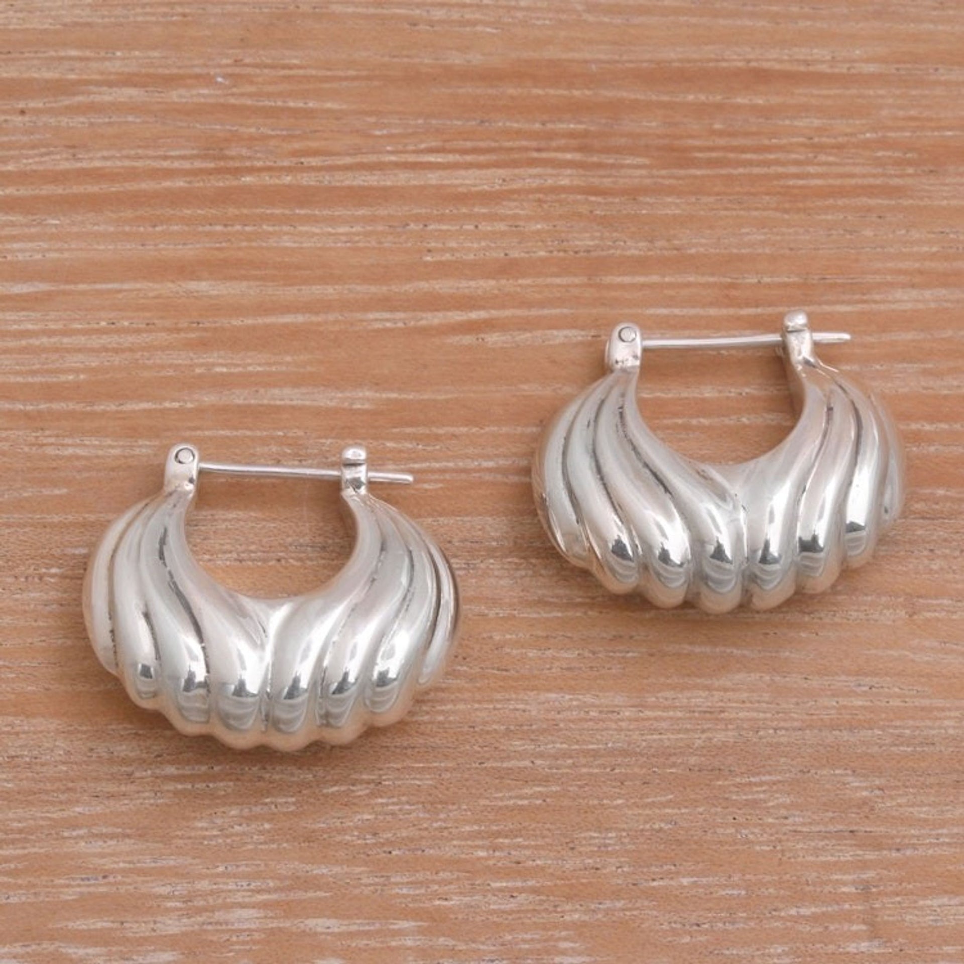 Sterling Silver Daylight Seashells Hoop Earrings 'Daylight Shells'
